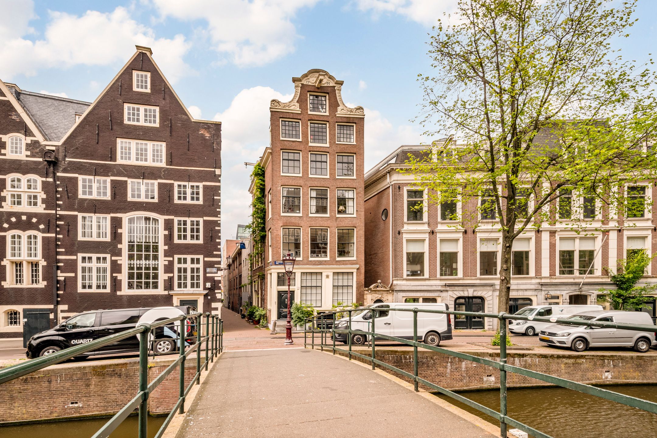Foto van Oudezijds Voorburgwal 2981, Amsterdam