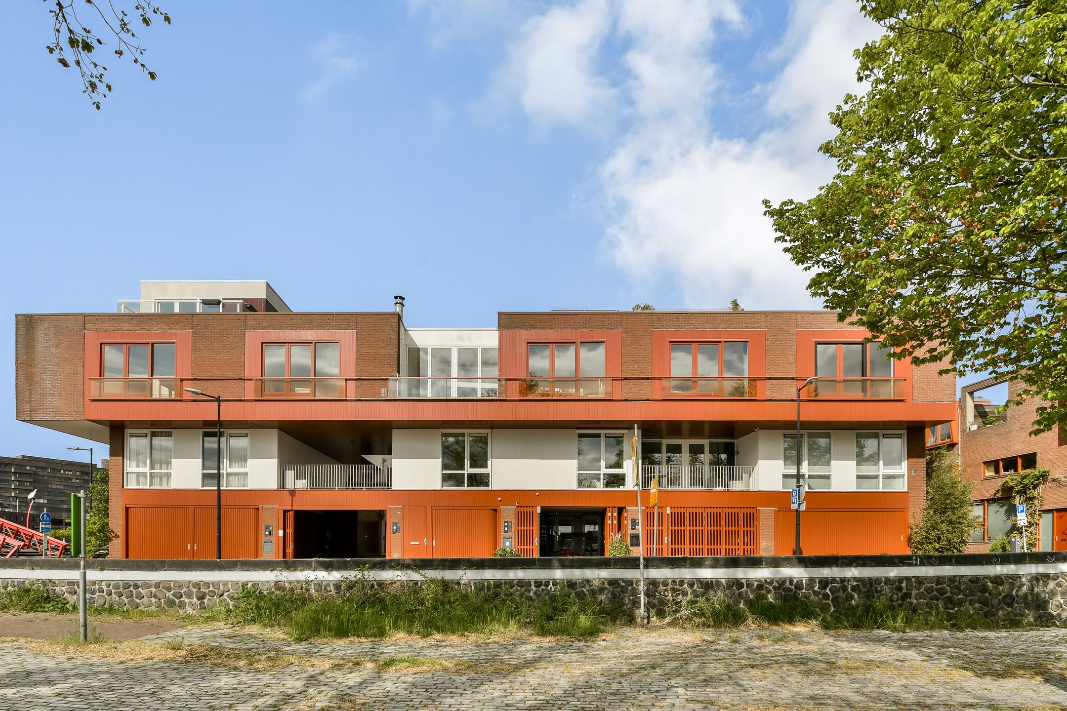 Foto van P.E. Tegelbergplein 18, Amsterdam