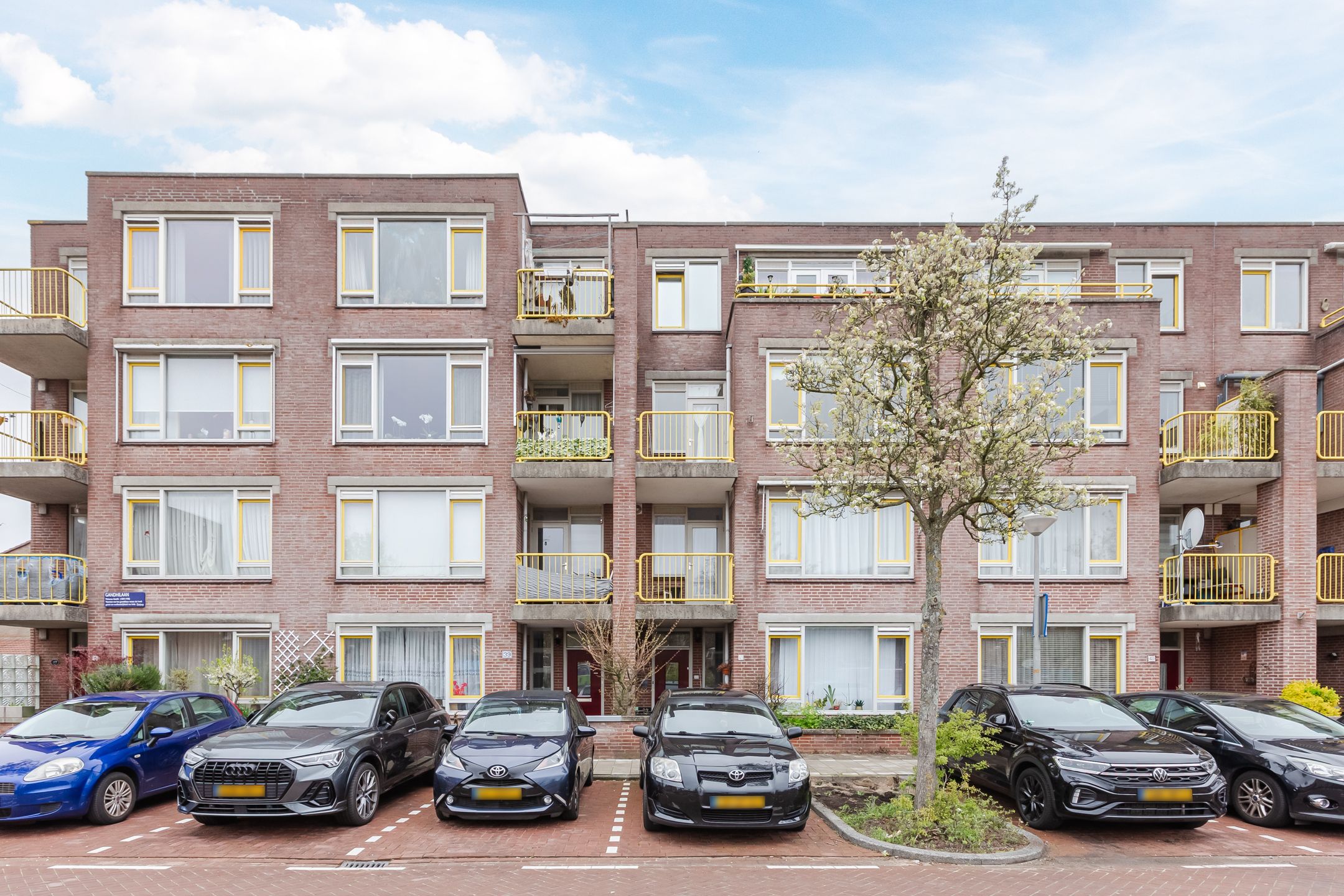 Foto van M. Gandhilaan 69, Amsterdam