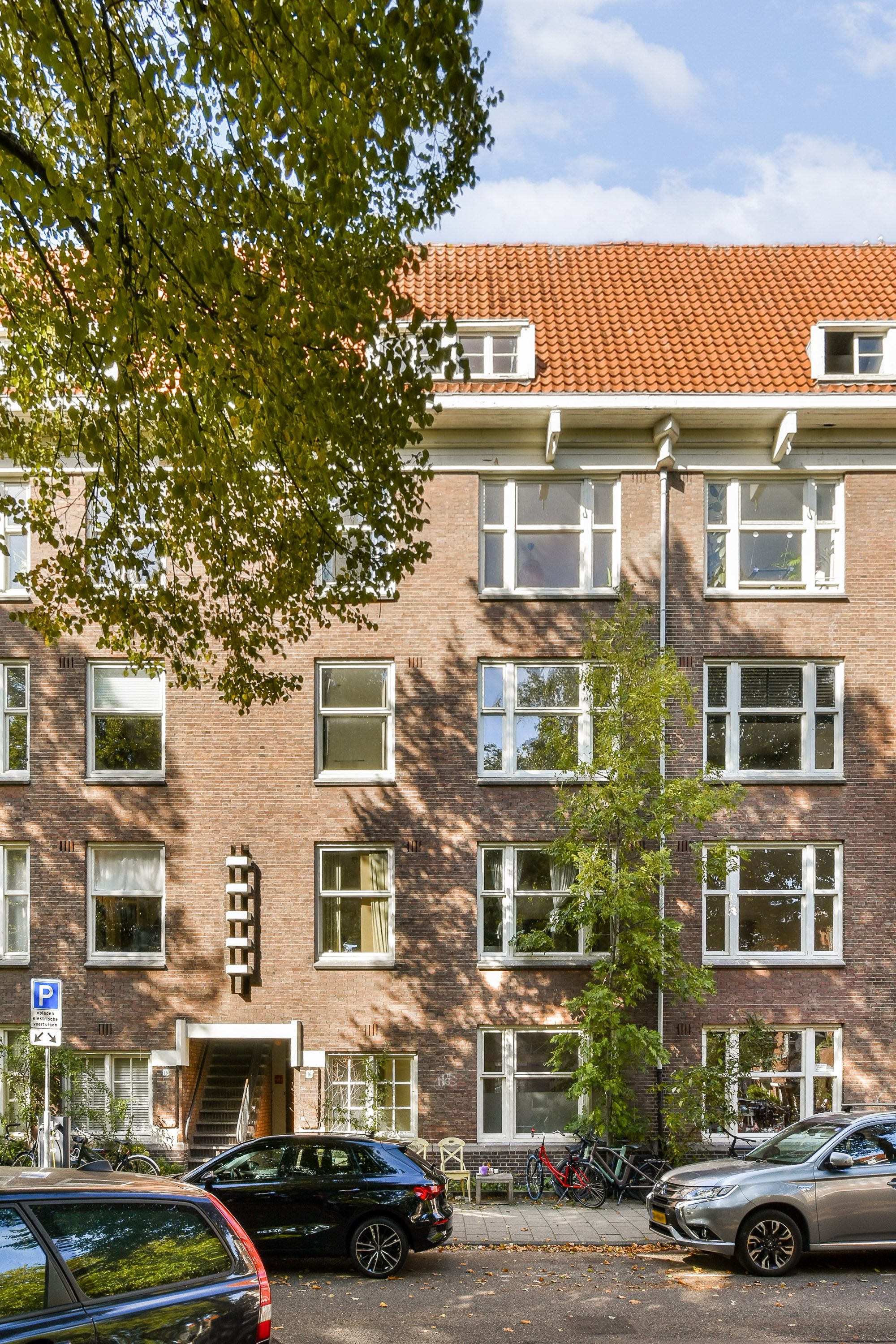Foto van Van Tuyll van Serooskerkenweg 161, Amsterdam