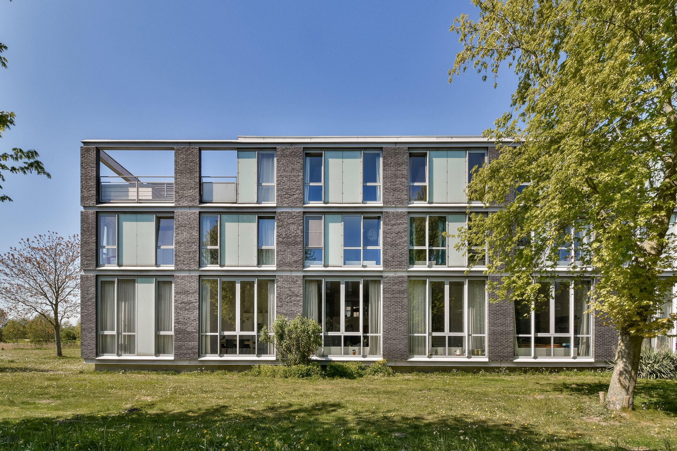 Foto van Oeverzeggestraat 28, Amsterdam