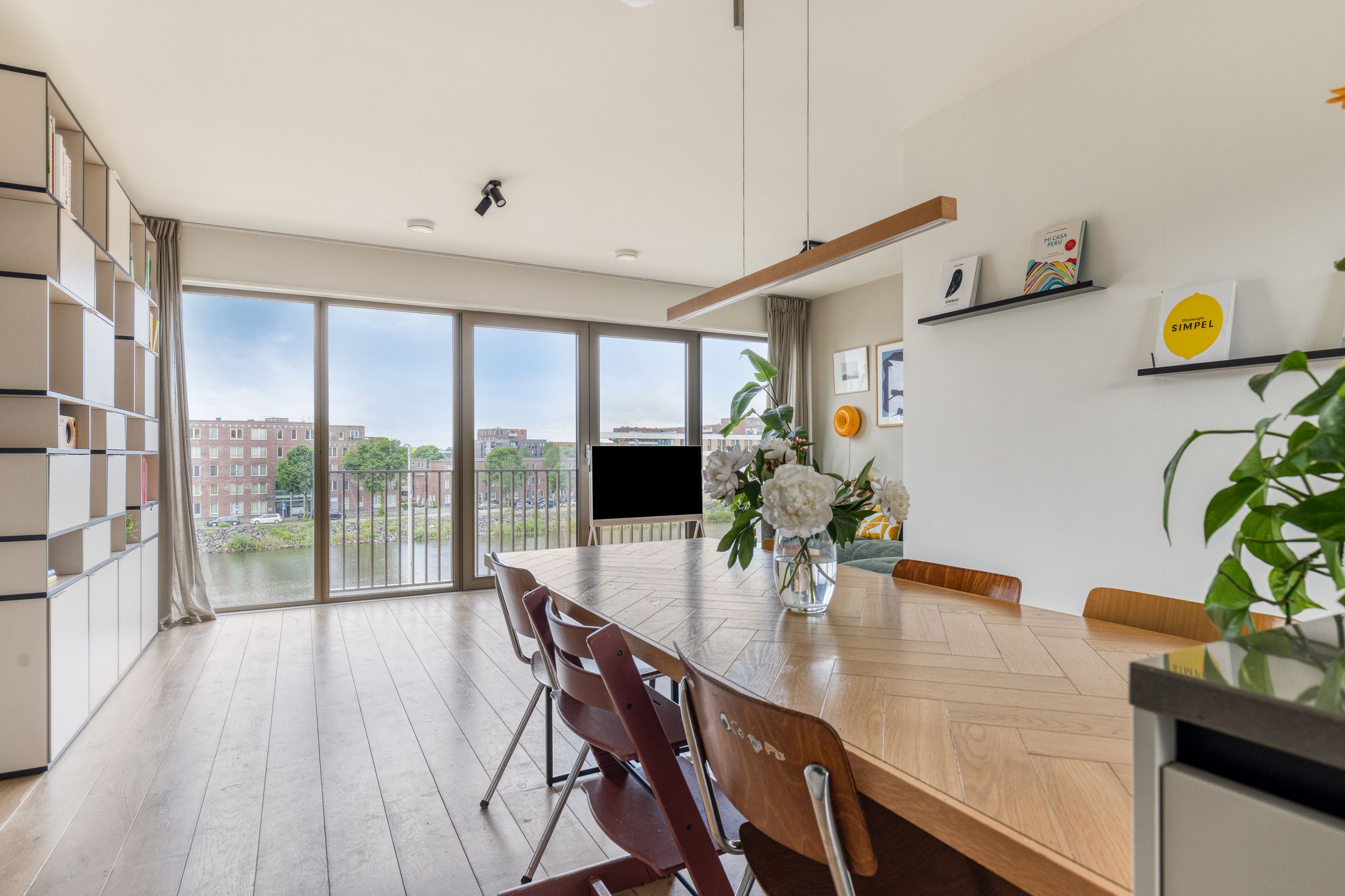 Foto van Huiswoudstraat 4, Amsterdam