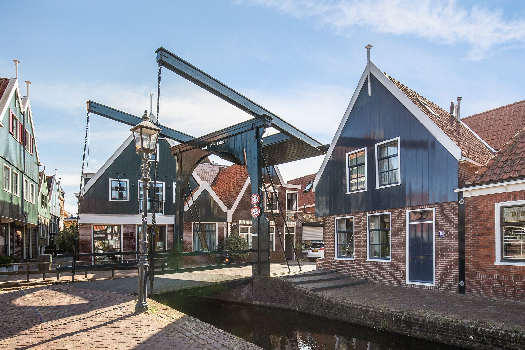 Foto van Dril 85, Volendam