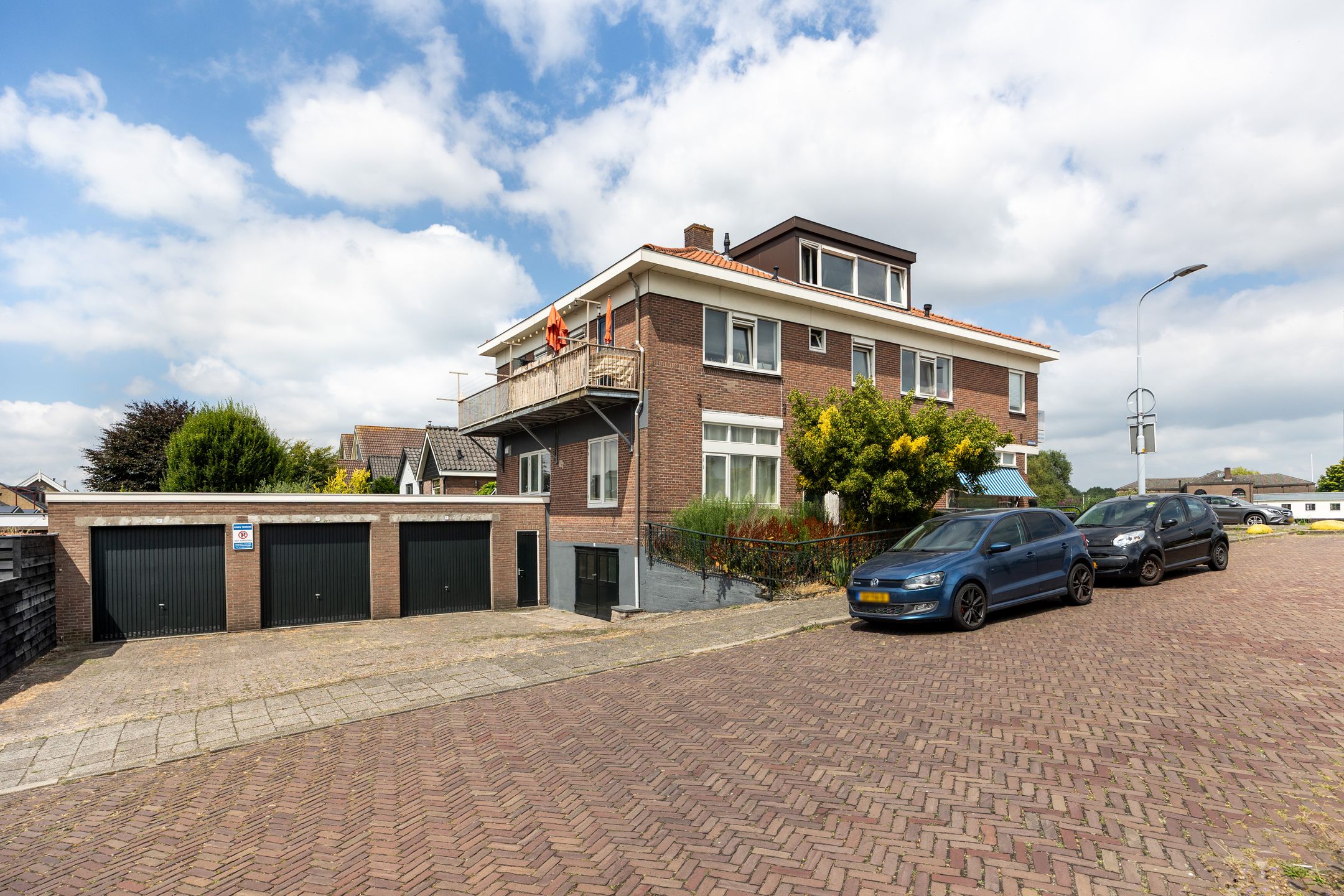 Foto van Lindenlaan 1, Zwanenburg