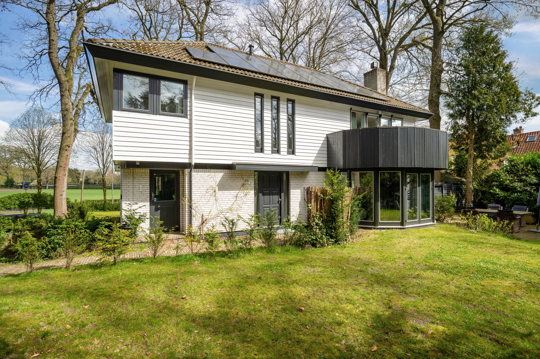 Foto van Rozenlaantje 1, Laren (NH)
