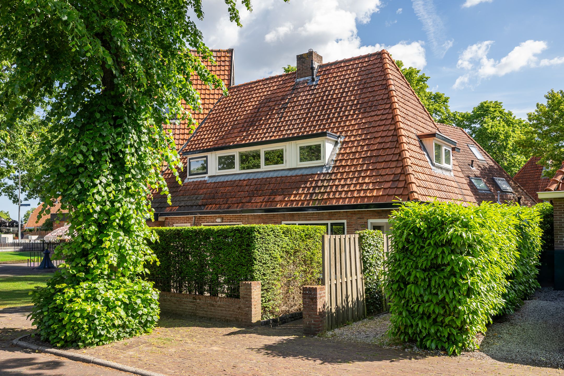 Foto van Lindenlaan 121, Huizen