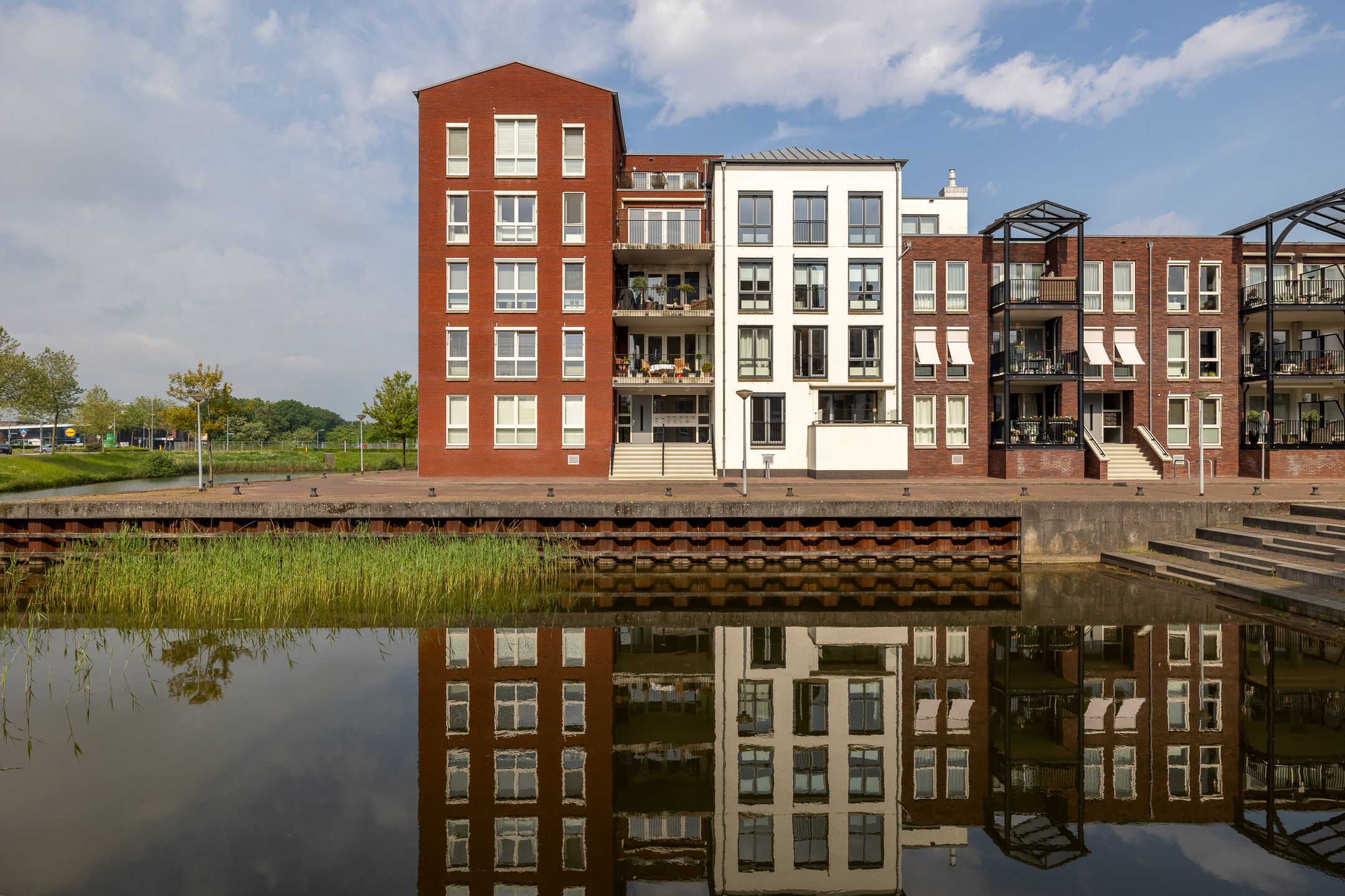 Foto van IJsbaankade 71, Huizen