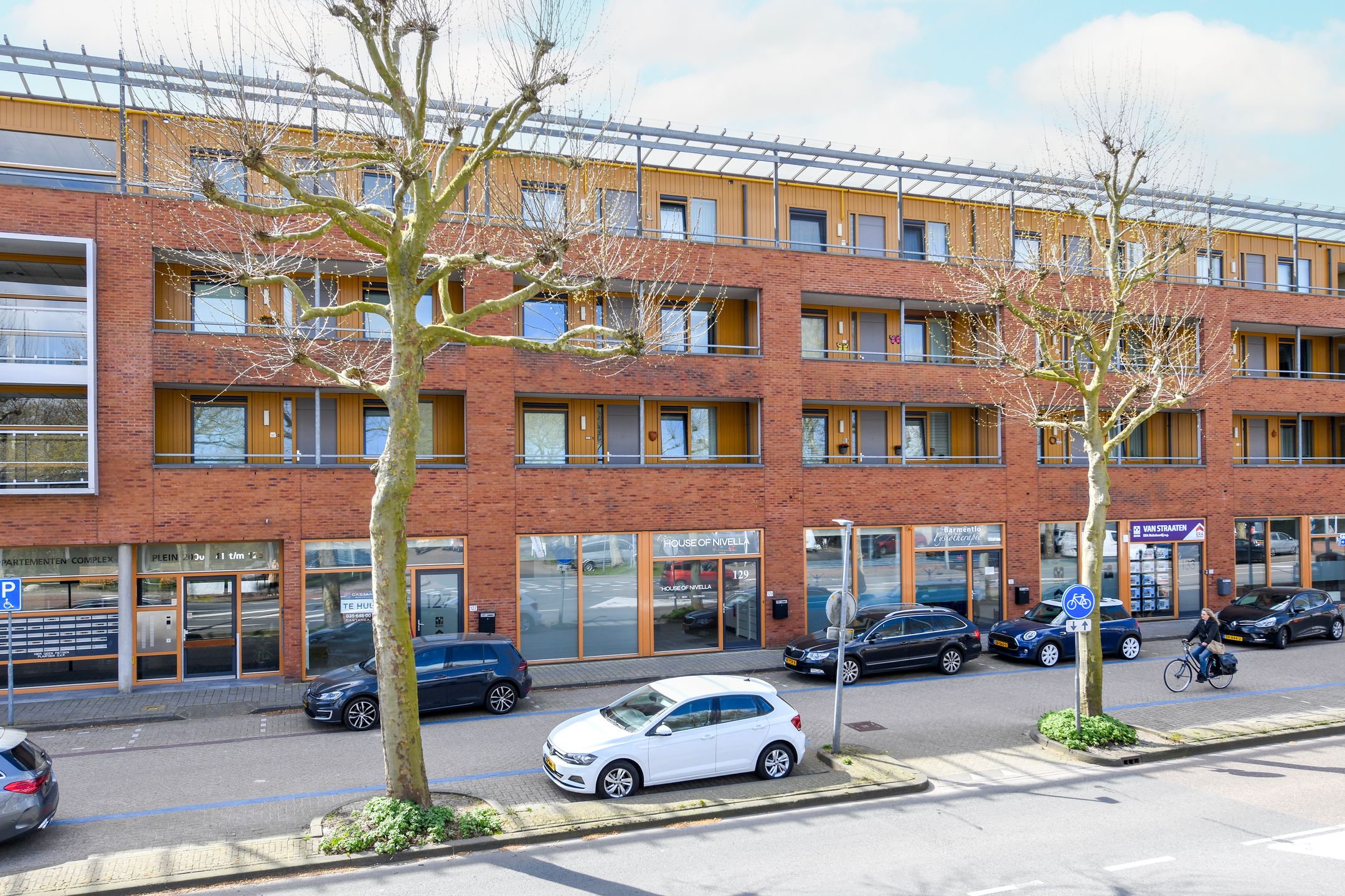 Foto van Plein 8585, Huizen