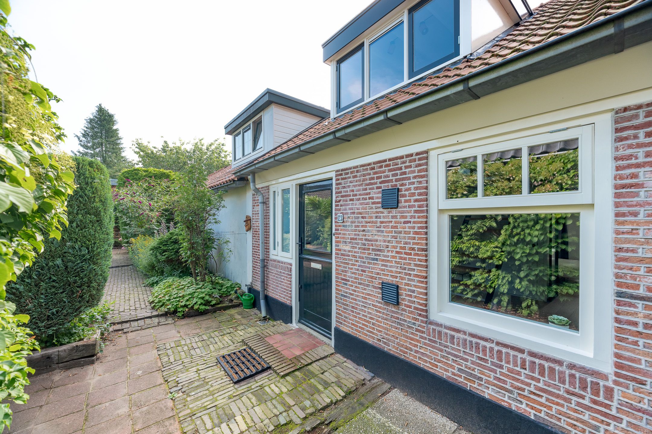 Foto van Valkenaarstraat 123, Huizen