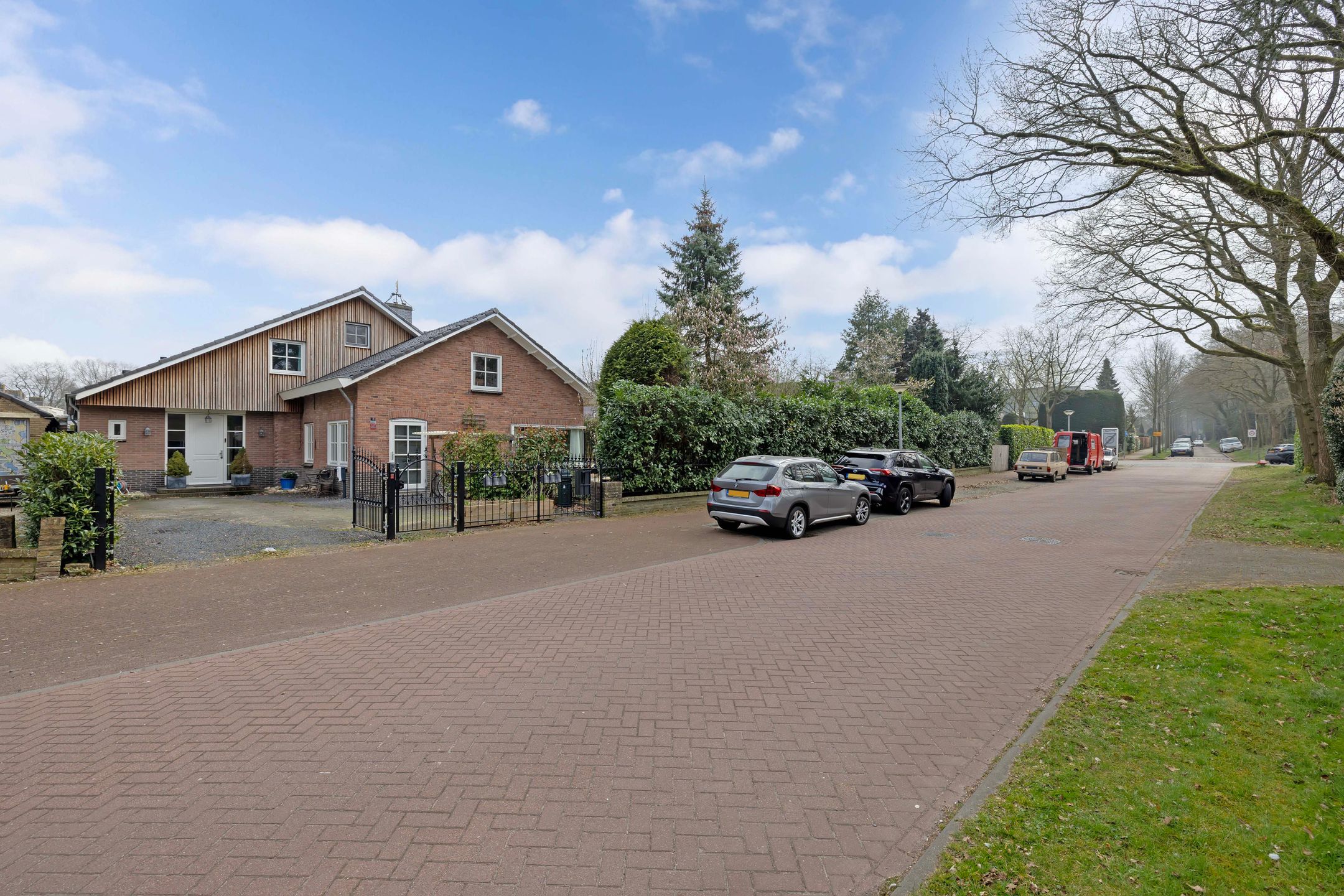 Foto van Van Hoorns Houtweg 2, Huizen