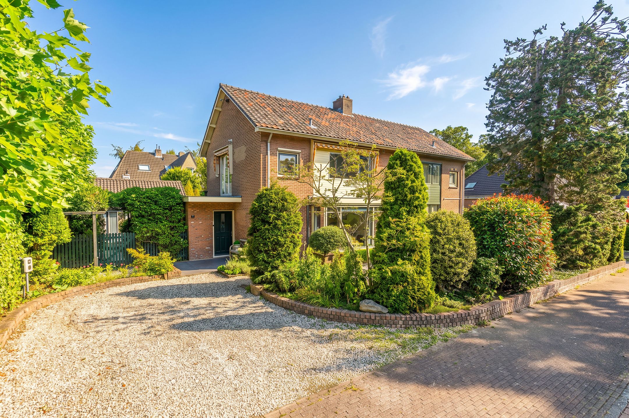 Foto van Bachlaan 8, Huizen