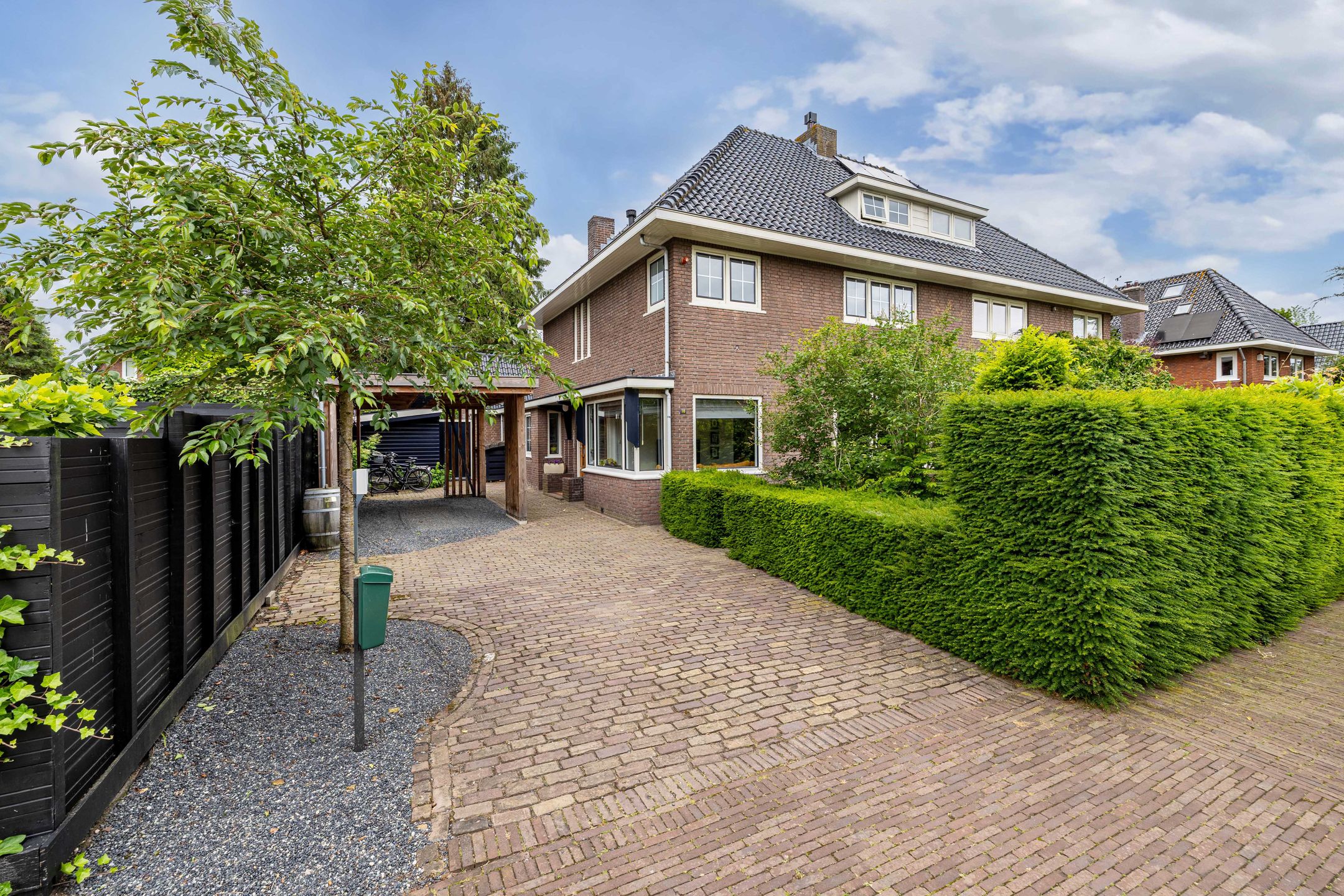 Foto van Van Hogendorplaan 10, Huizen