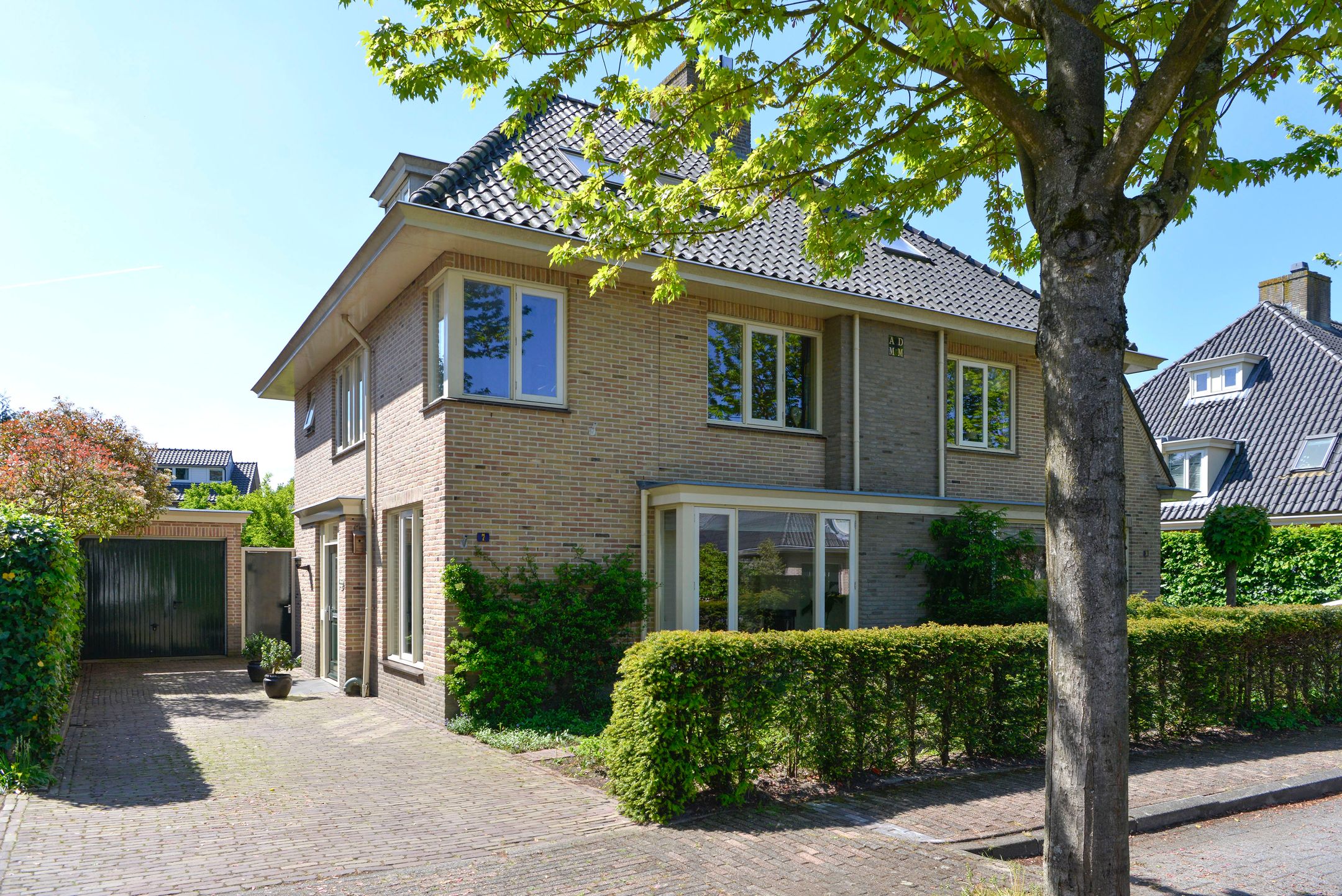 Foto van Rembrandtlaan 7, Huizen