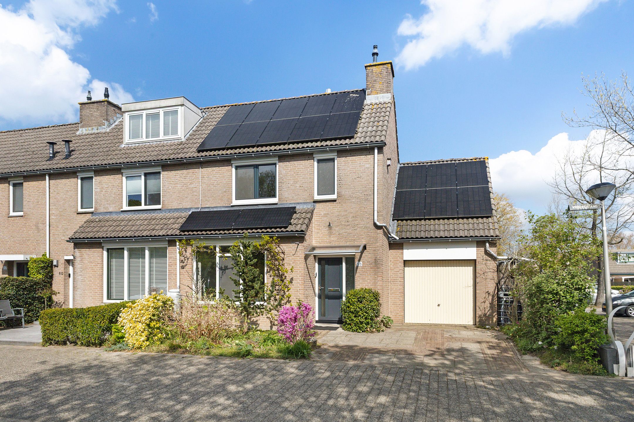 Foto van Vrouwenzand 58, Huizen