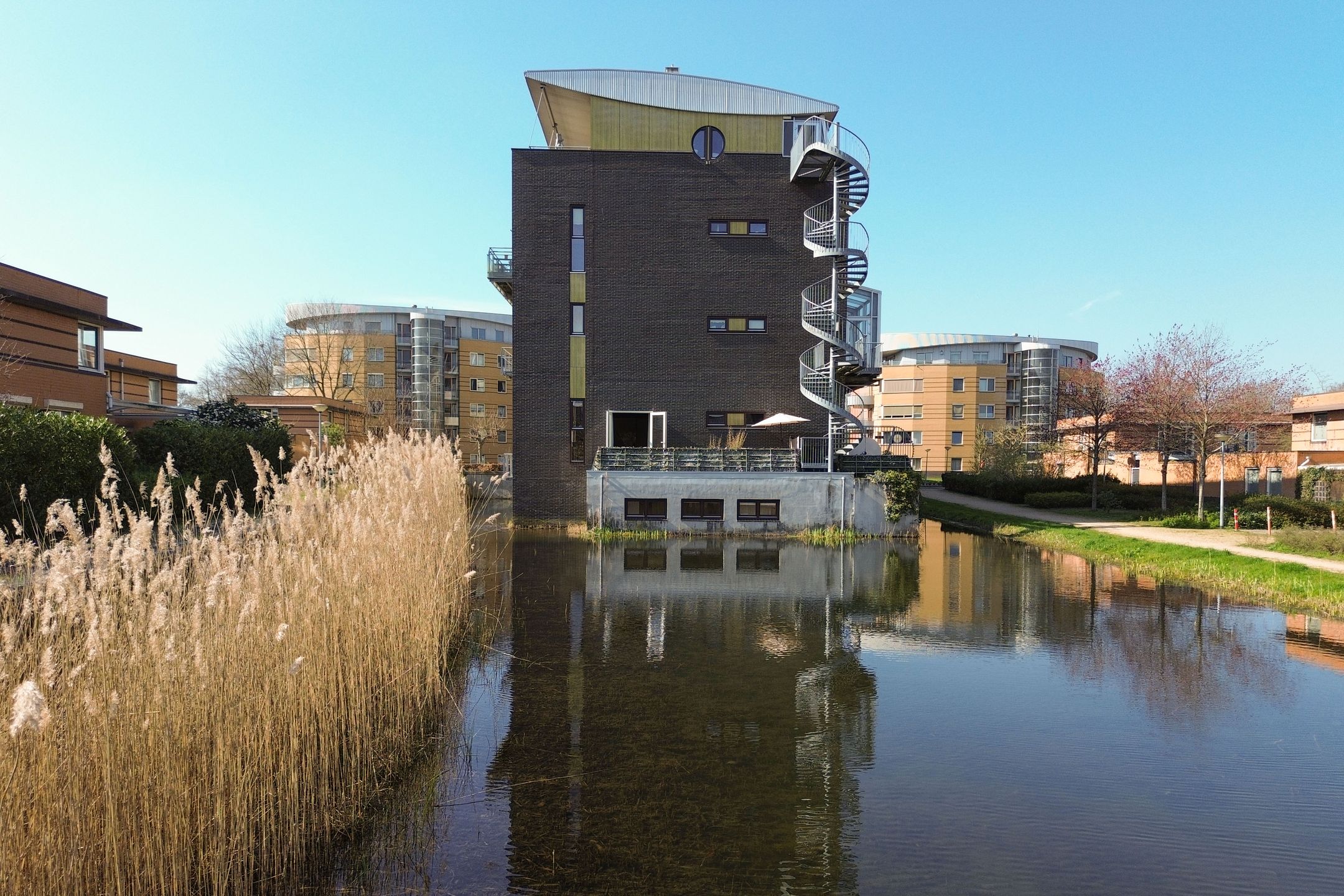 Foto van Ambonlaan 11, Huizen
