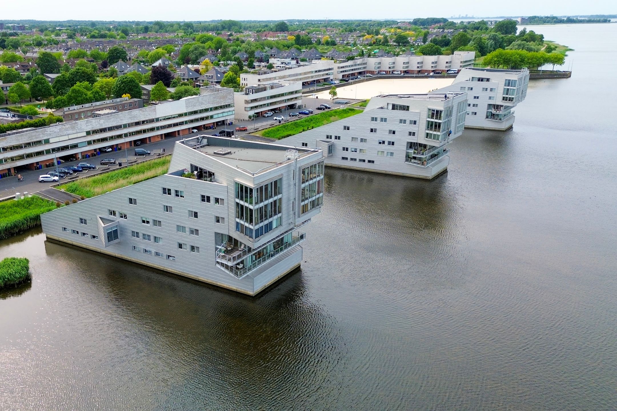 Foto van Gooimeerpromenade 85, Huizen