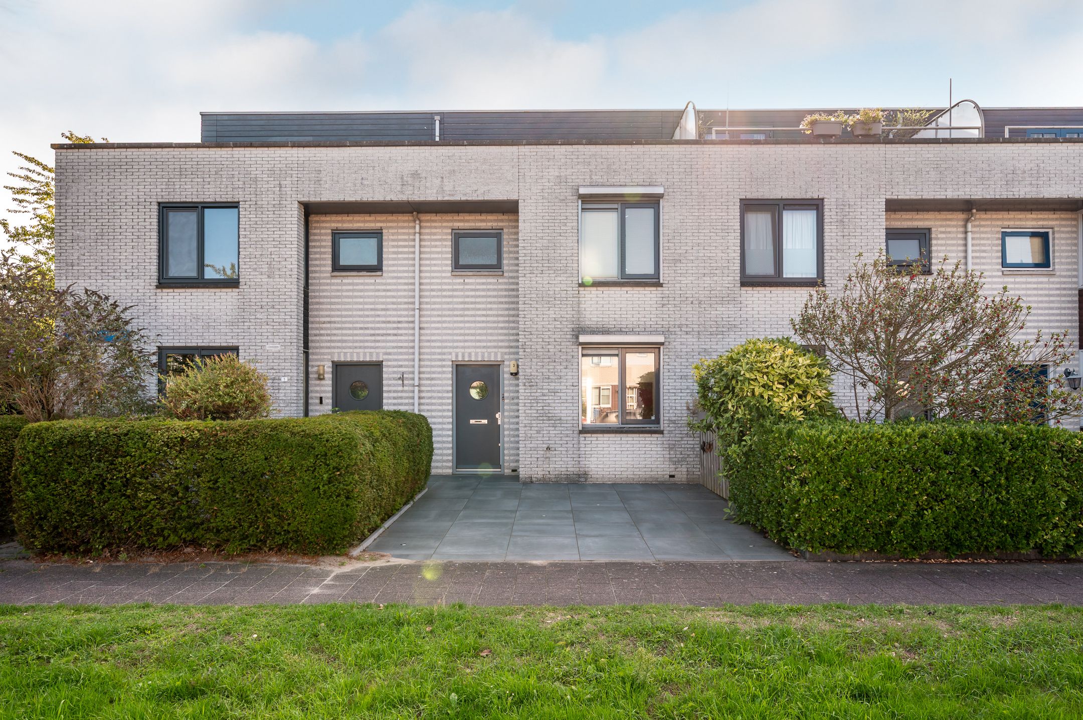 Foto van Clare Lennartstraat 3, Almere