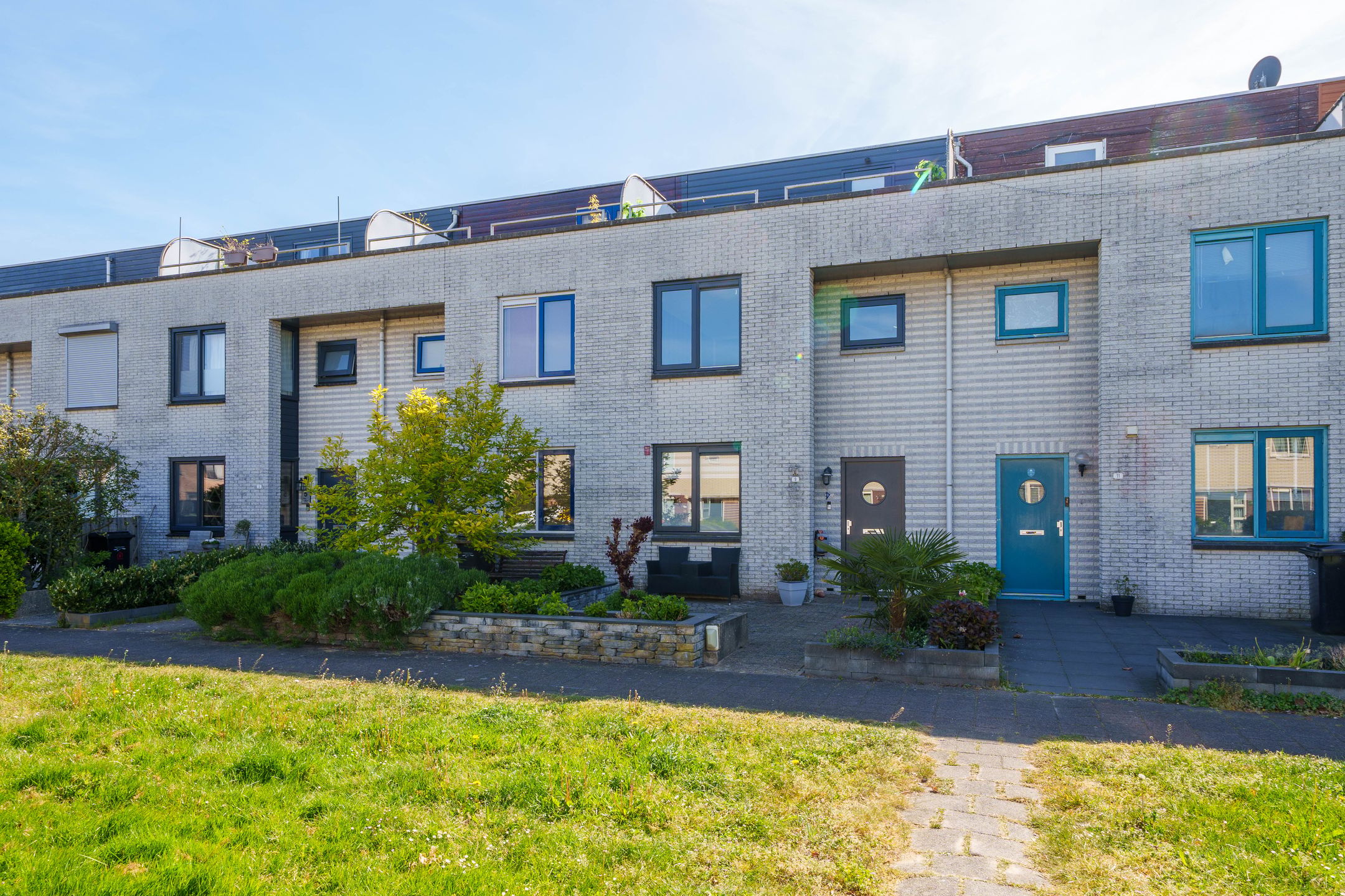 Foto van Clare Lennartstraat 9, Almere
