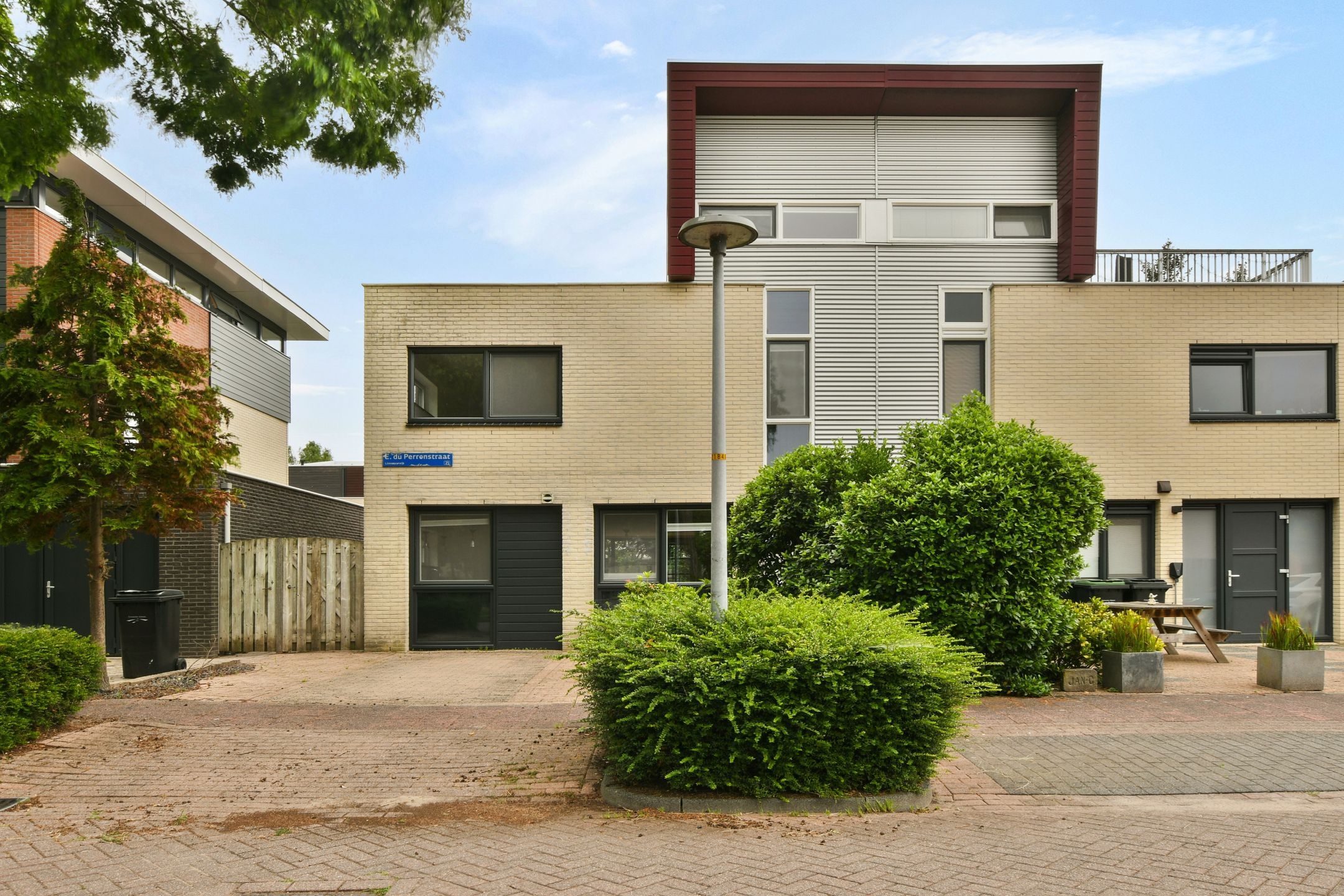 Foto van E. du Perronstraat 25, Almere