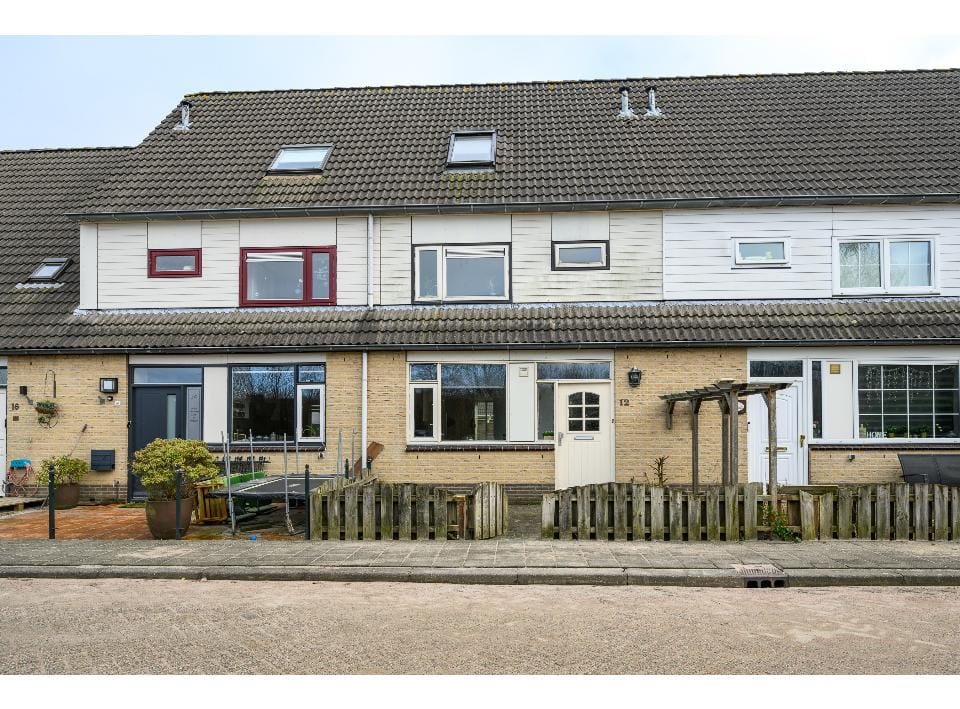 Foto van Erik Satiestraat 12, Almere