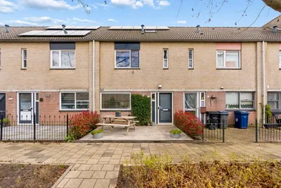 Foto van Louis de Funèsstraat 25, Almere