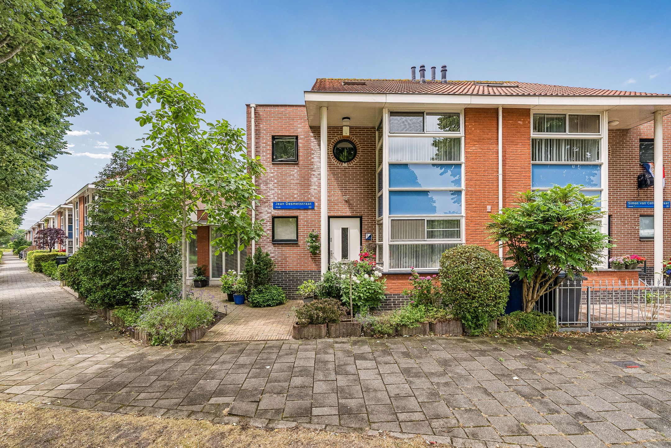 Foto van Jean Desmetstraat 1, Almere