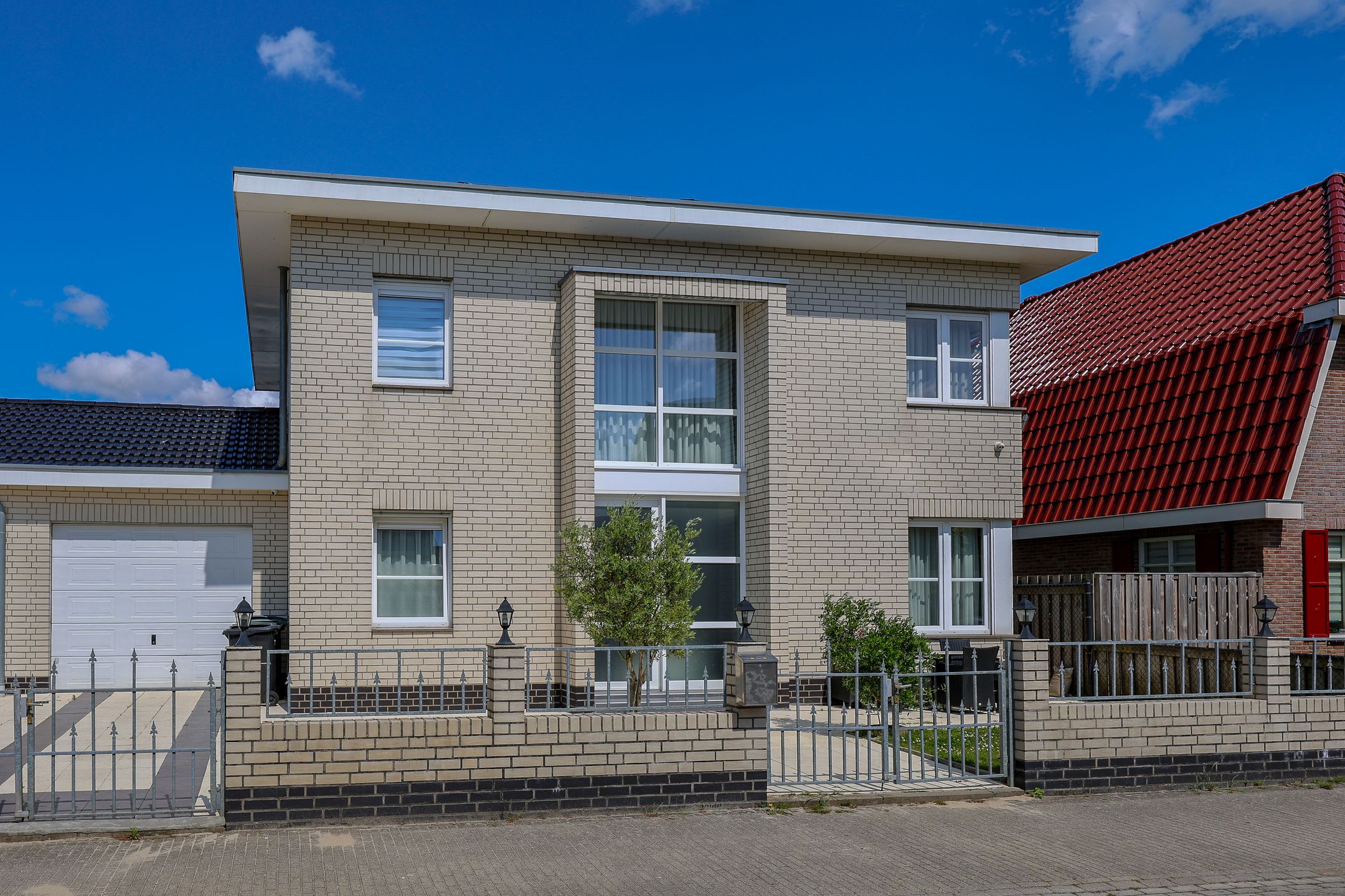 Foto van Goofystraat 6, Almere