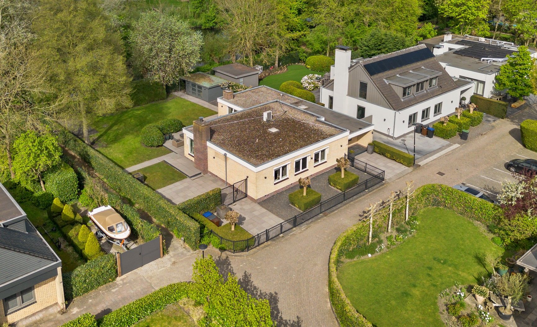 Foto van Dominee Bleekerhof 15, Abcoude