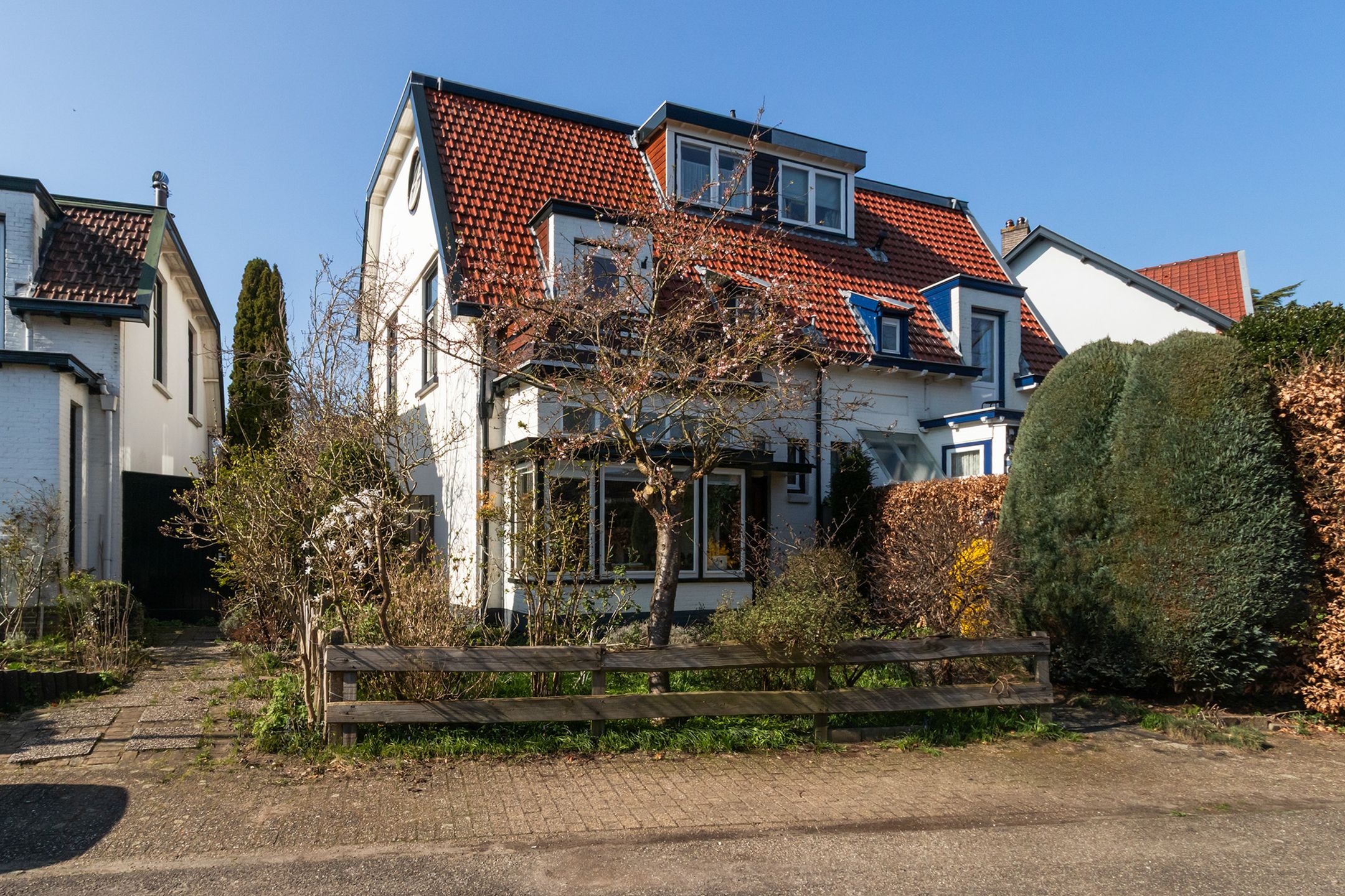 Foto van Spoorlaan 8, Bussum