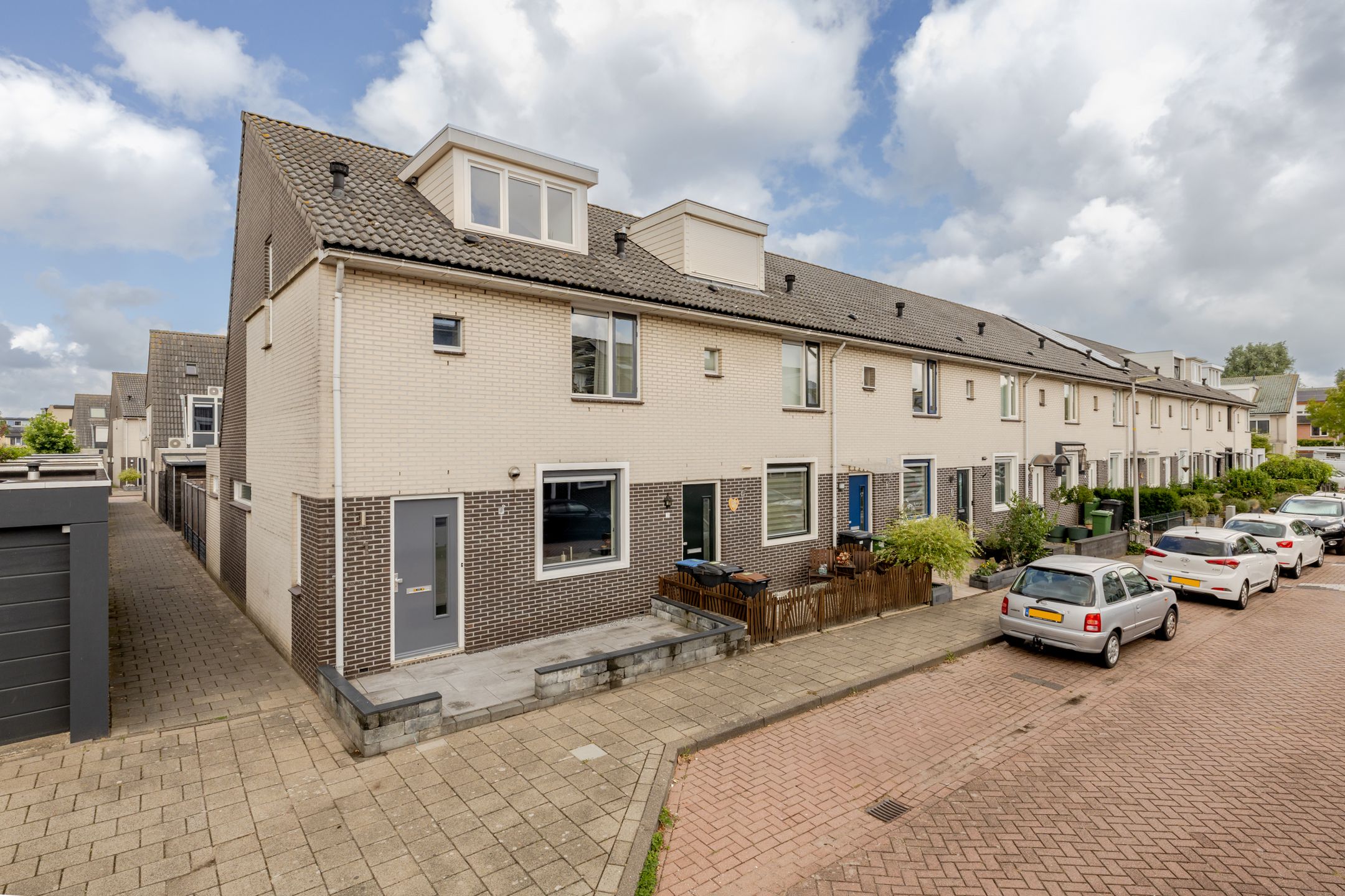 Foto van Antillenstraat 1, Purmerend