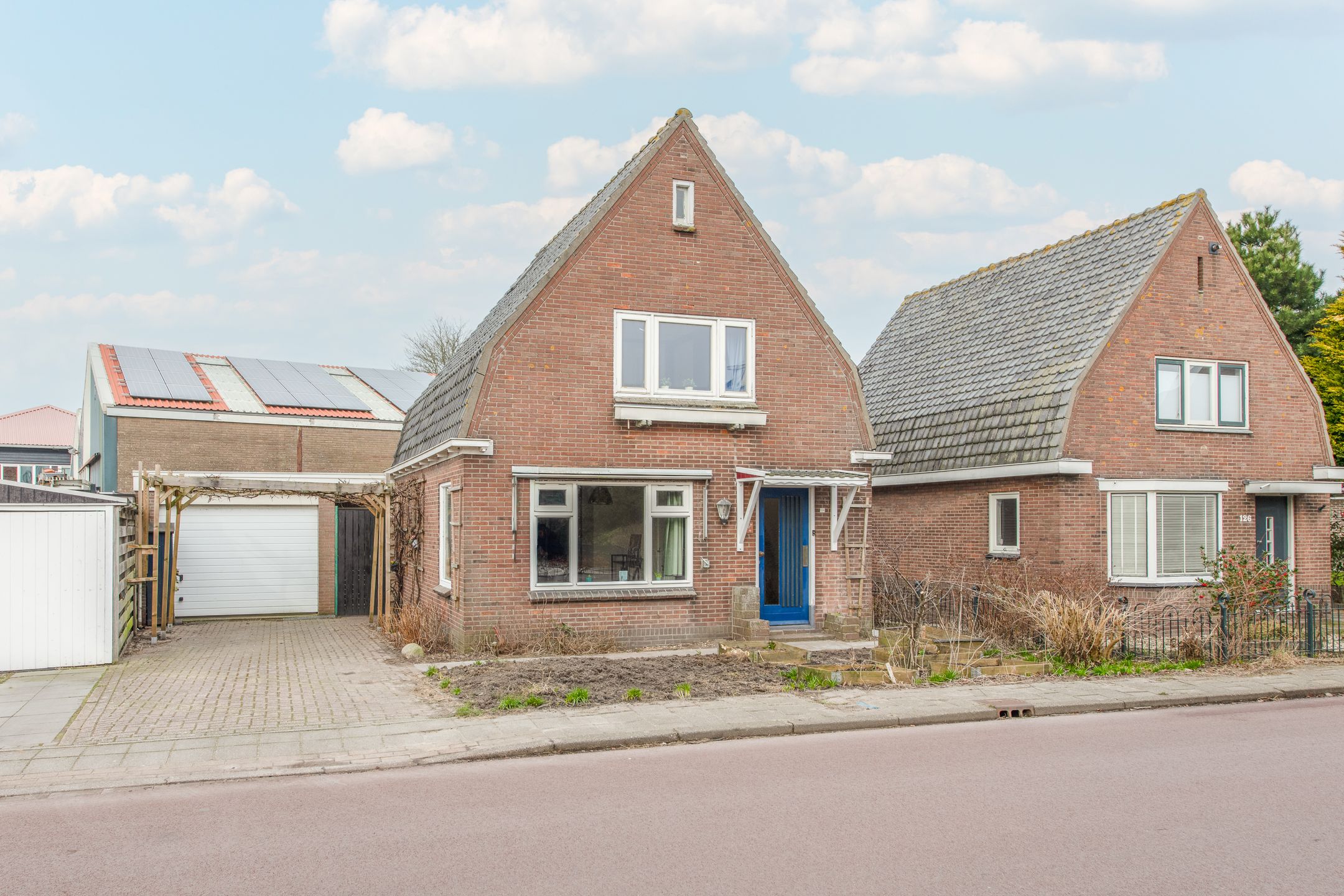 Foto van Dorpsweg 128, Hensbroek
