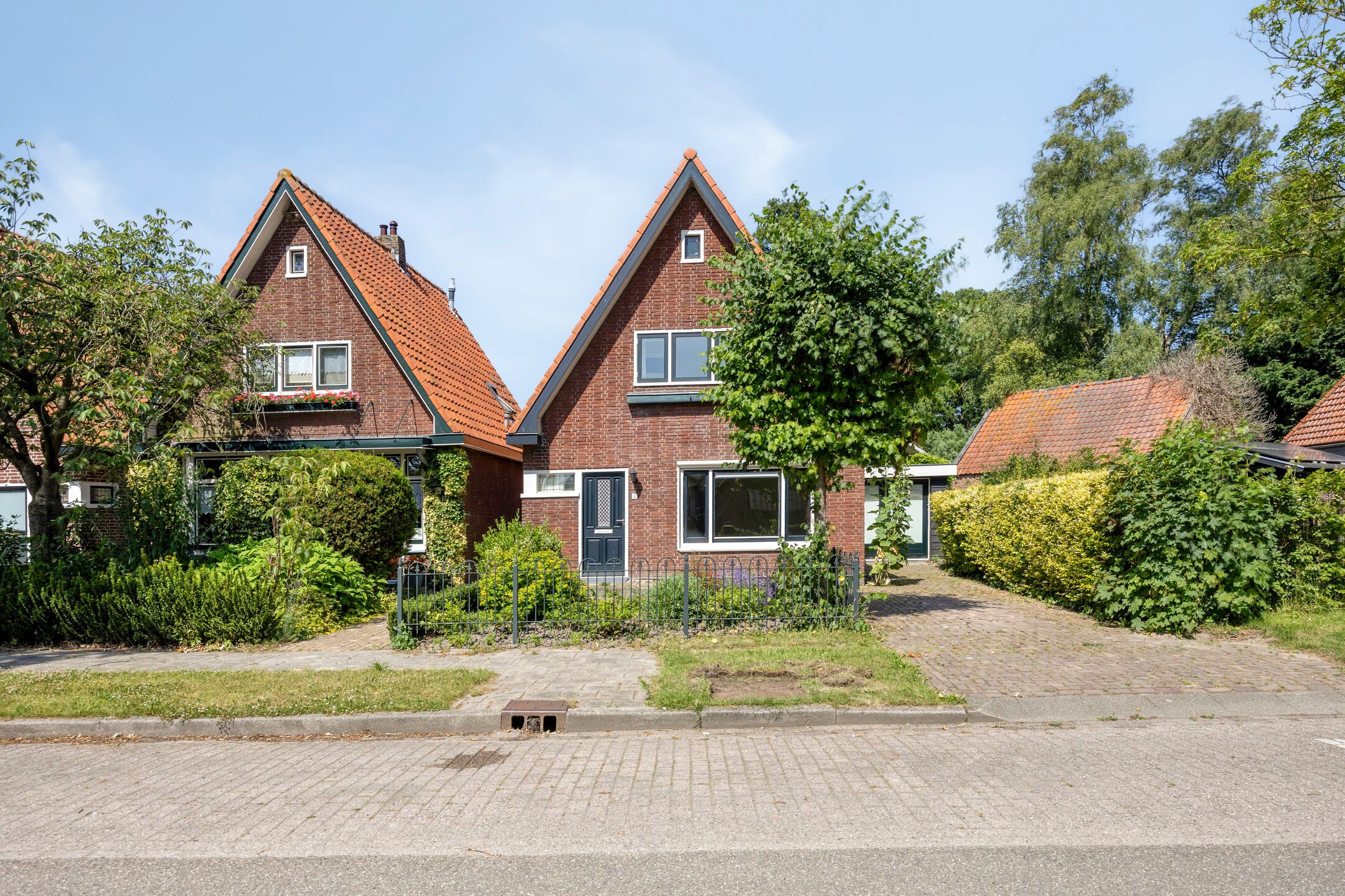 Foto van Dorpsstraat 5, Winkel