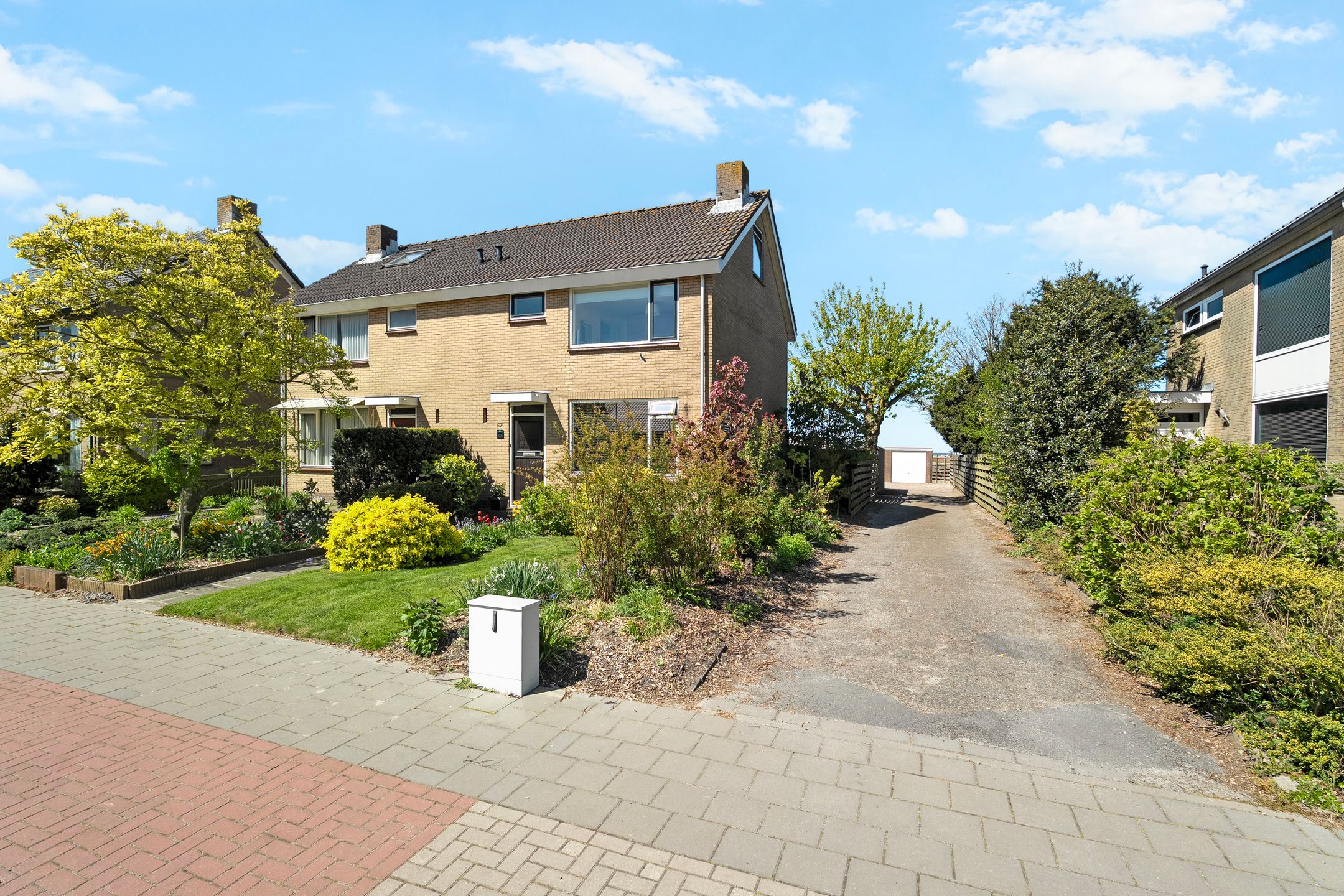 Foto van Burg. Lovinkstraat 67c, Breezand