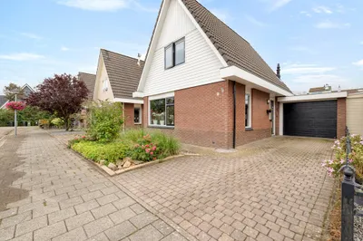 Foto van Zwaluwenlaan 8, Wieringerwaard