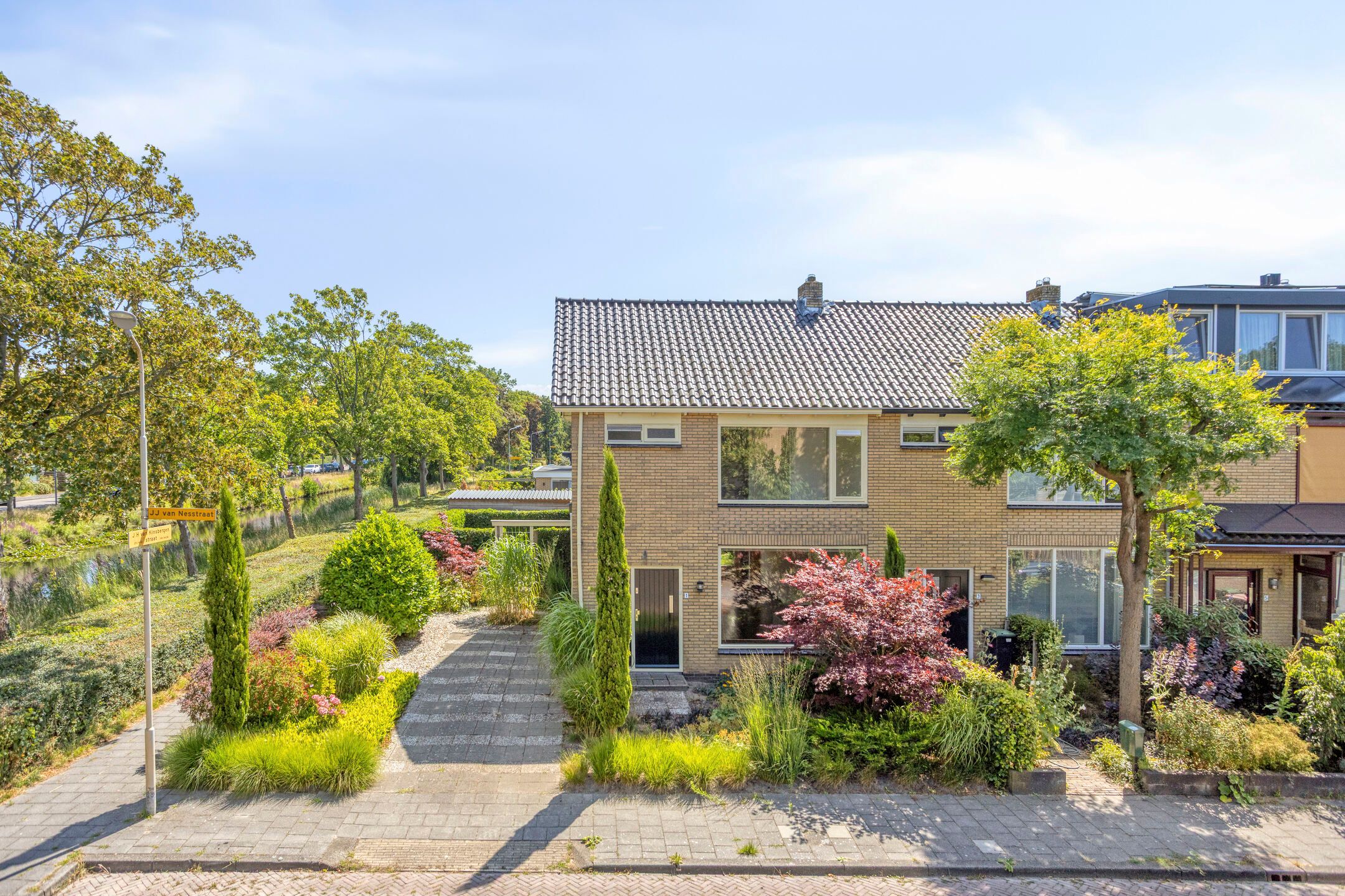 Foto van J.J. van Nesstraat 1, Castricum