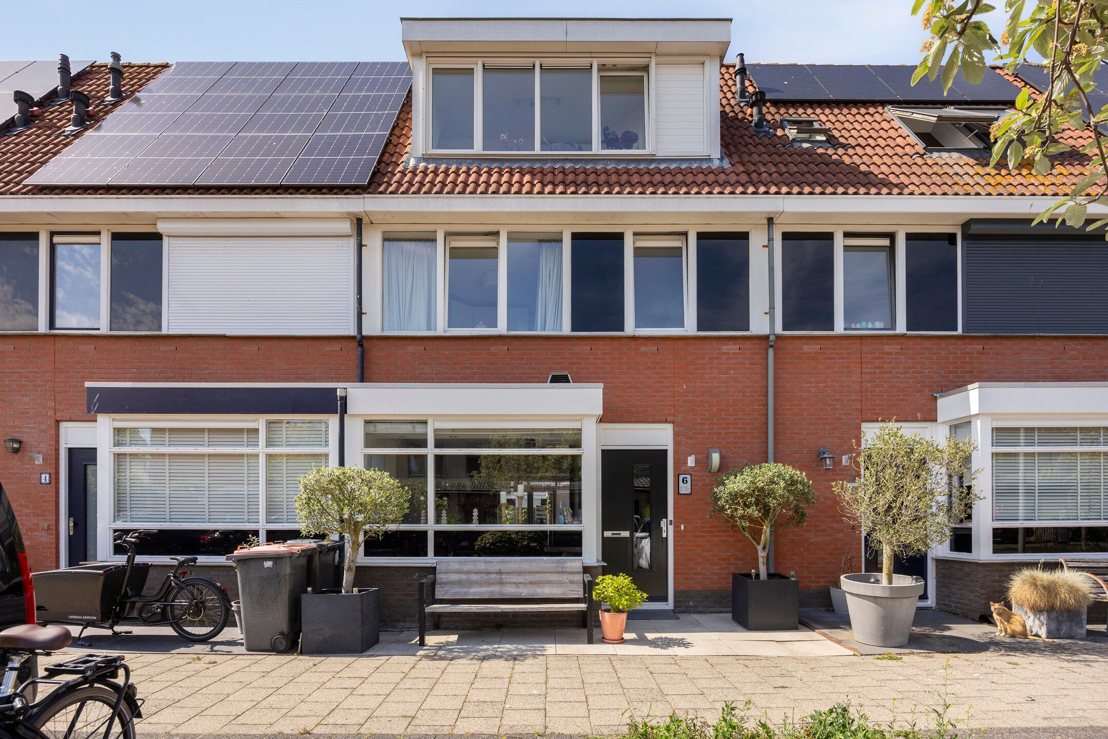 Foto van Charley Tooropstraat 6, Castricum