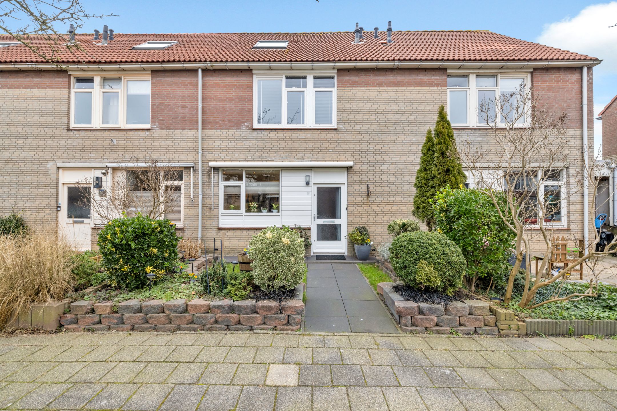 Foto van Henriëtte van der Meystraat 16, Heemskerk