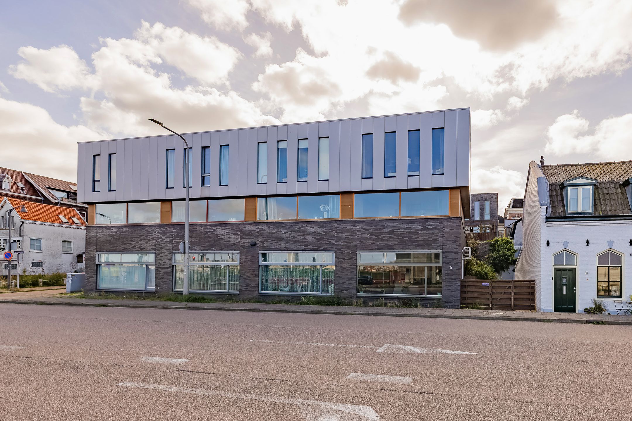 Foto van Amstelstraat 1, IJmuiden