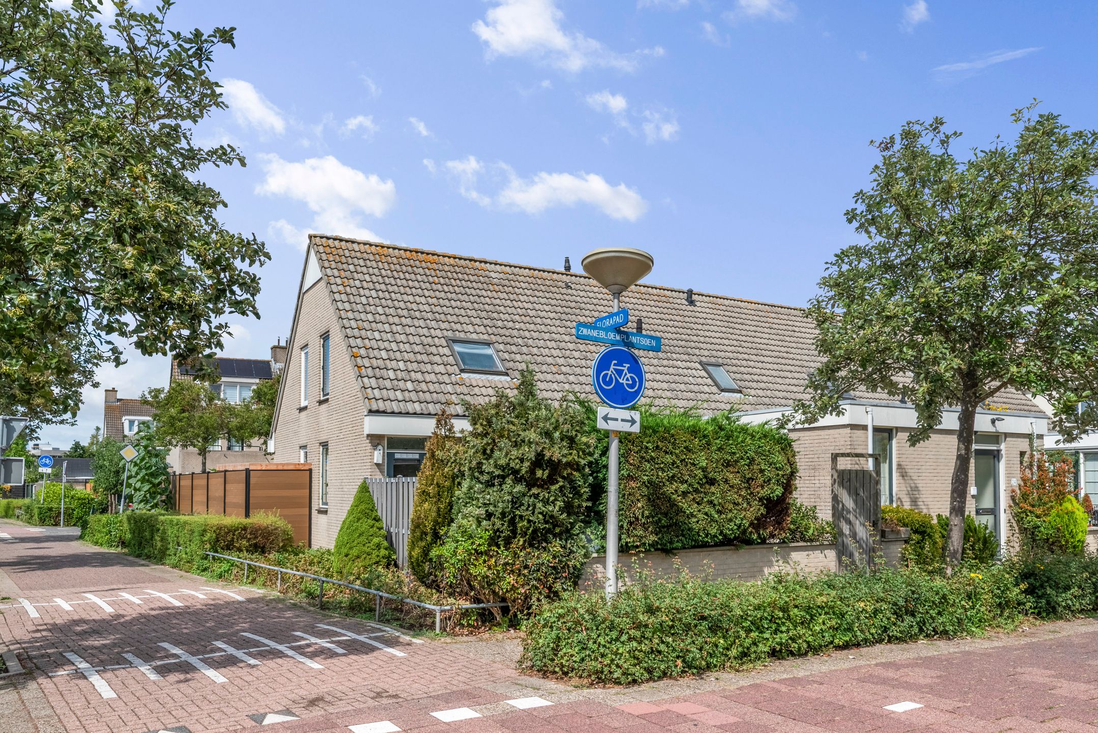 Foto van Zwanebloemplantsoen 24, Velserbroek