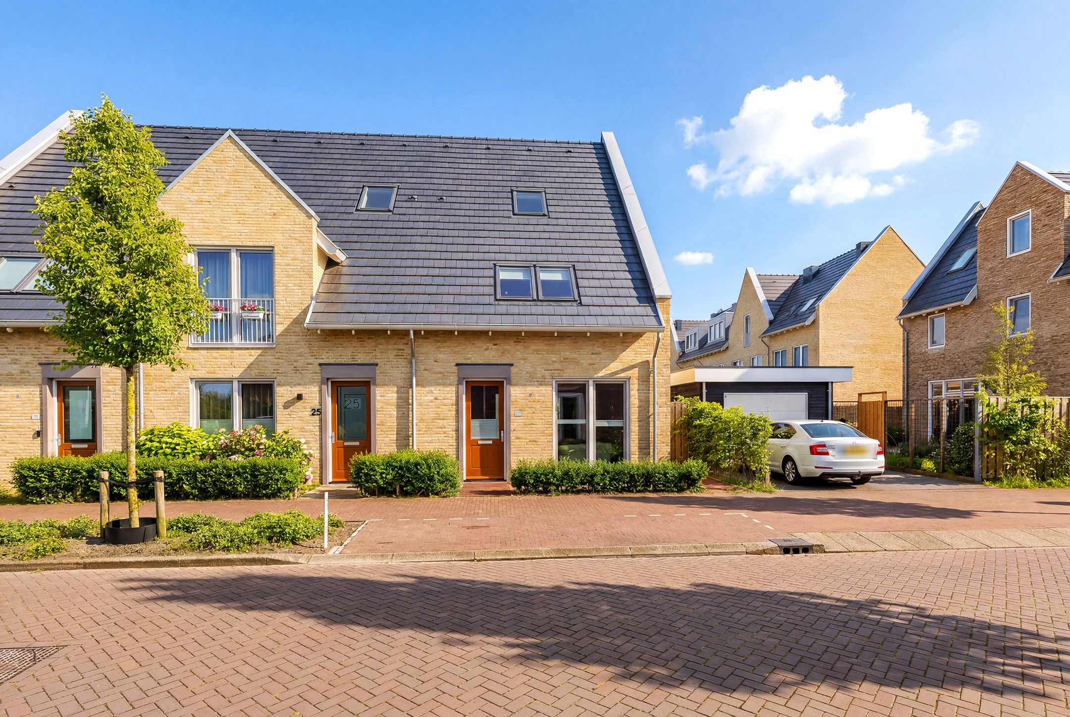 Foto van Laanweer 27, Velserbroek