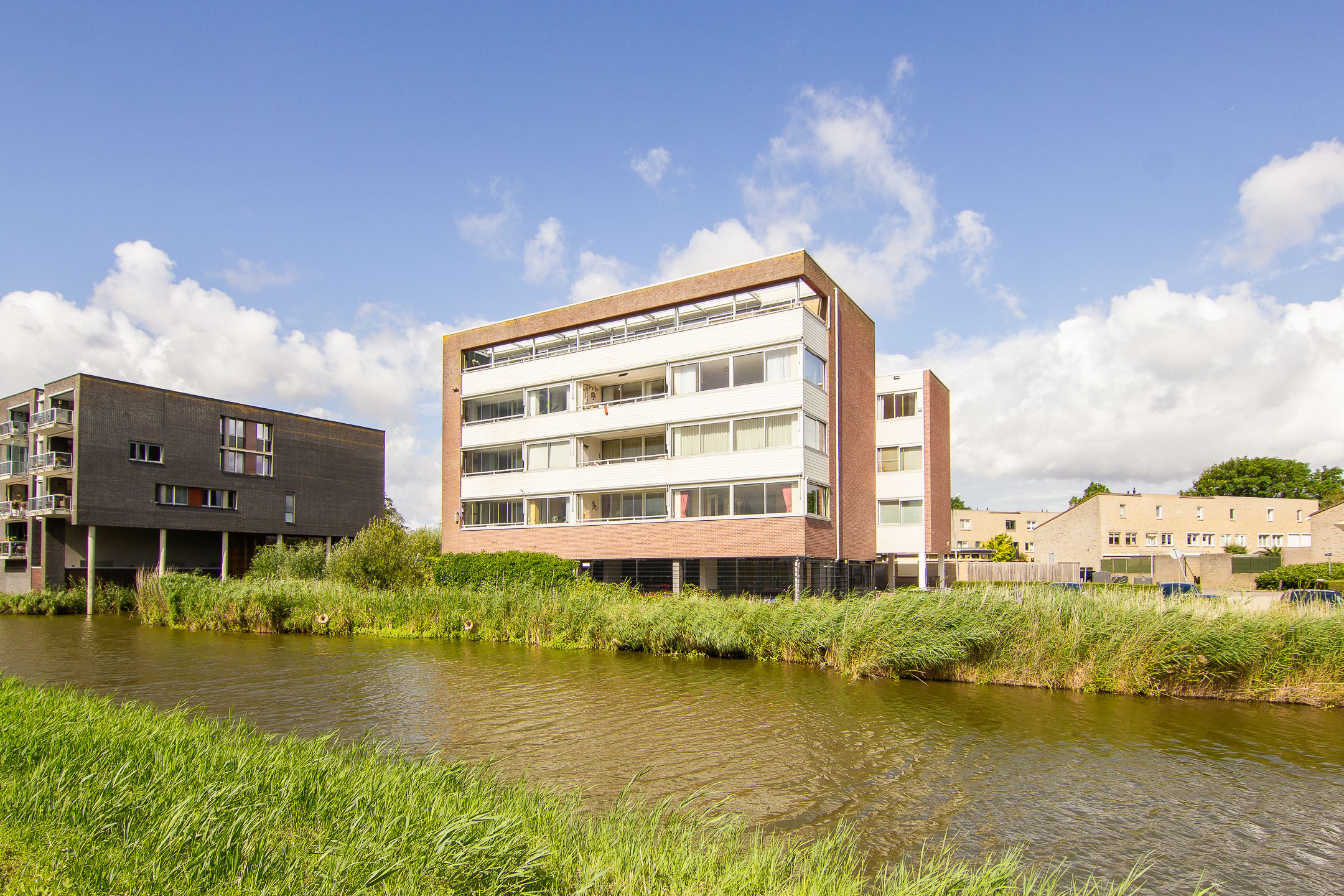 Foto van L. Springerstraat 180, Velserbroek