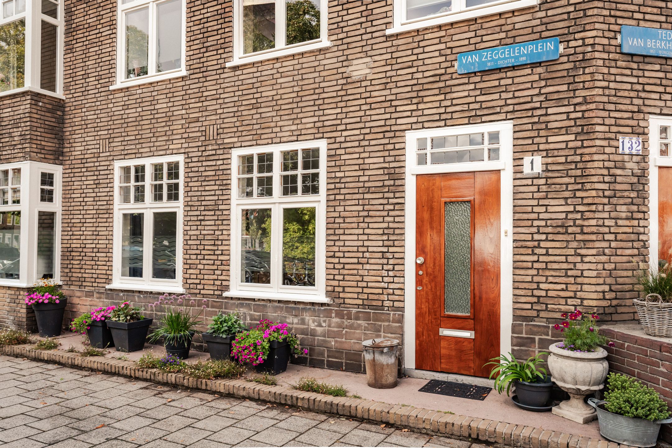 Foto van Van Zeggelenplein 1, Haarlem