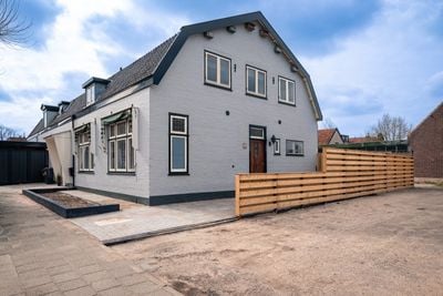 Foto van Dorpstraat 2, Nieuw-Vennep