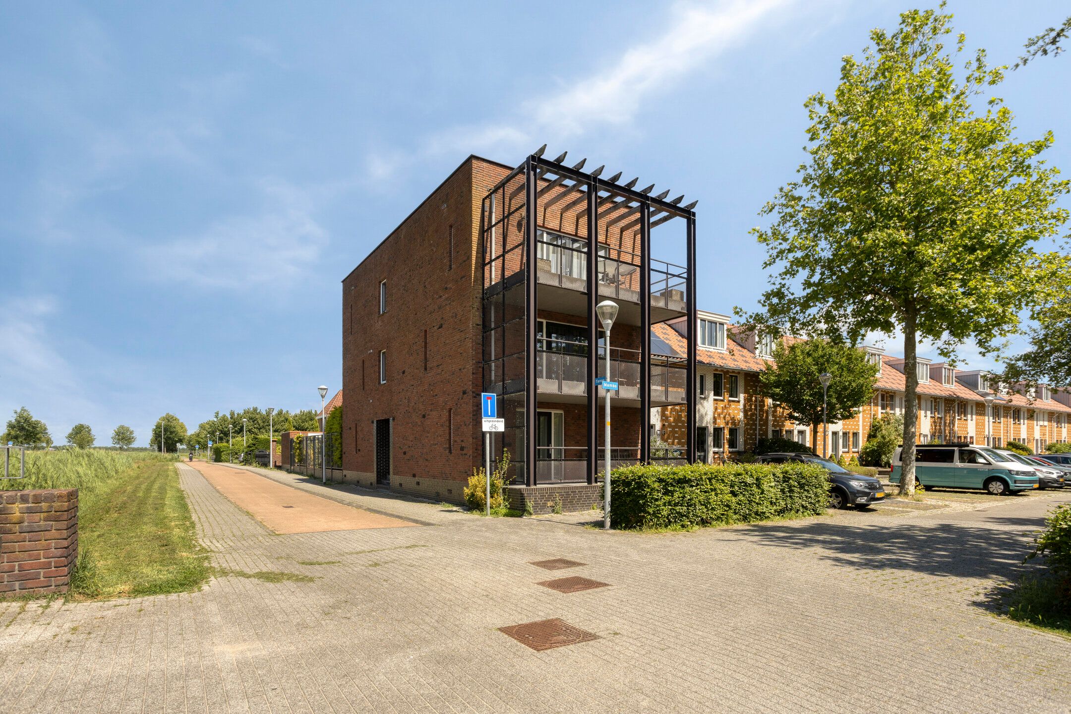 Foto van Tango 10, Nieuw-Vennep