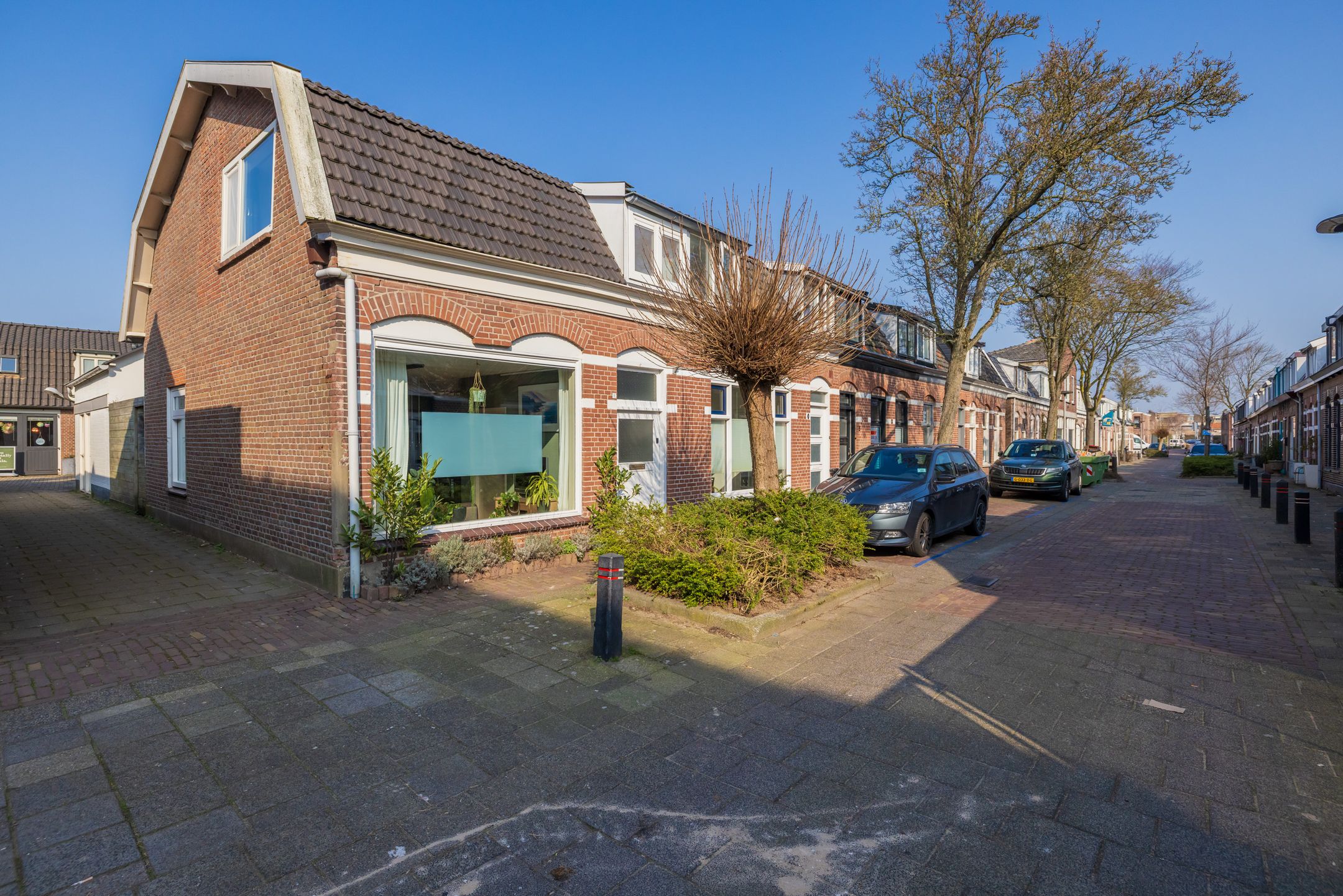 Foto van van der Veldstraat 1, Lisse
