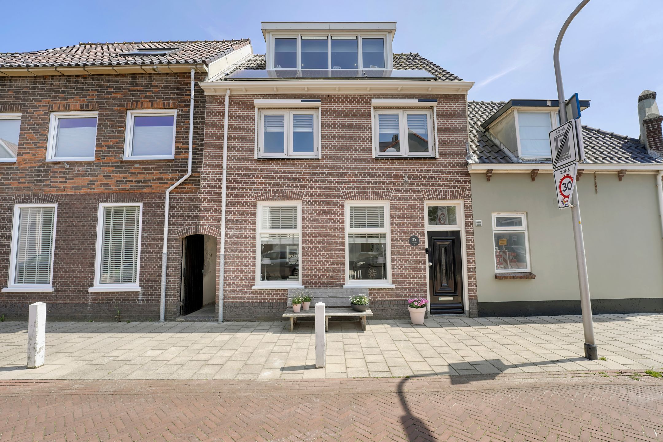 Foto van Mr. D. Donker Curtiusstraat 35, Katwijk (ZH)