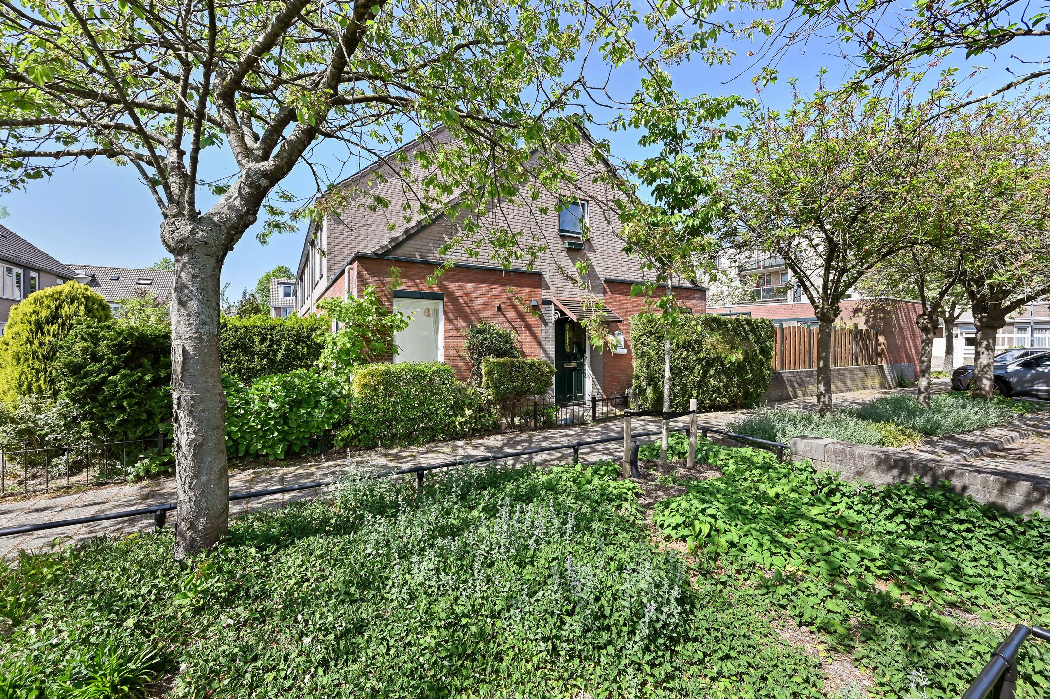 Foto van Alexander Adamskistraat 11, Voorschoten