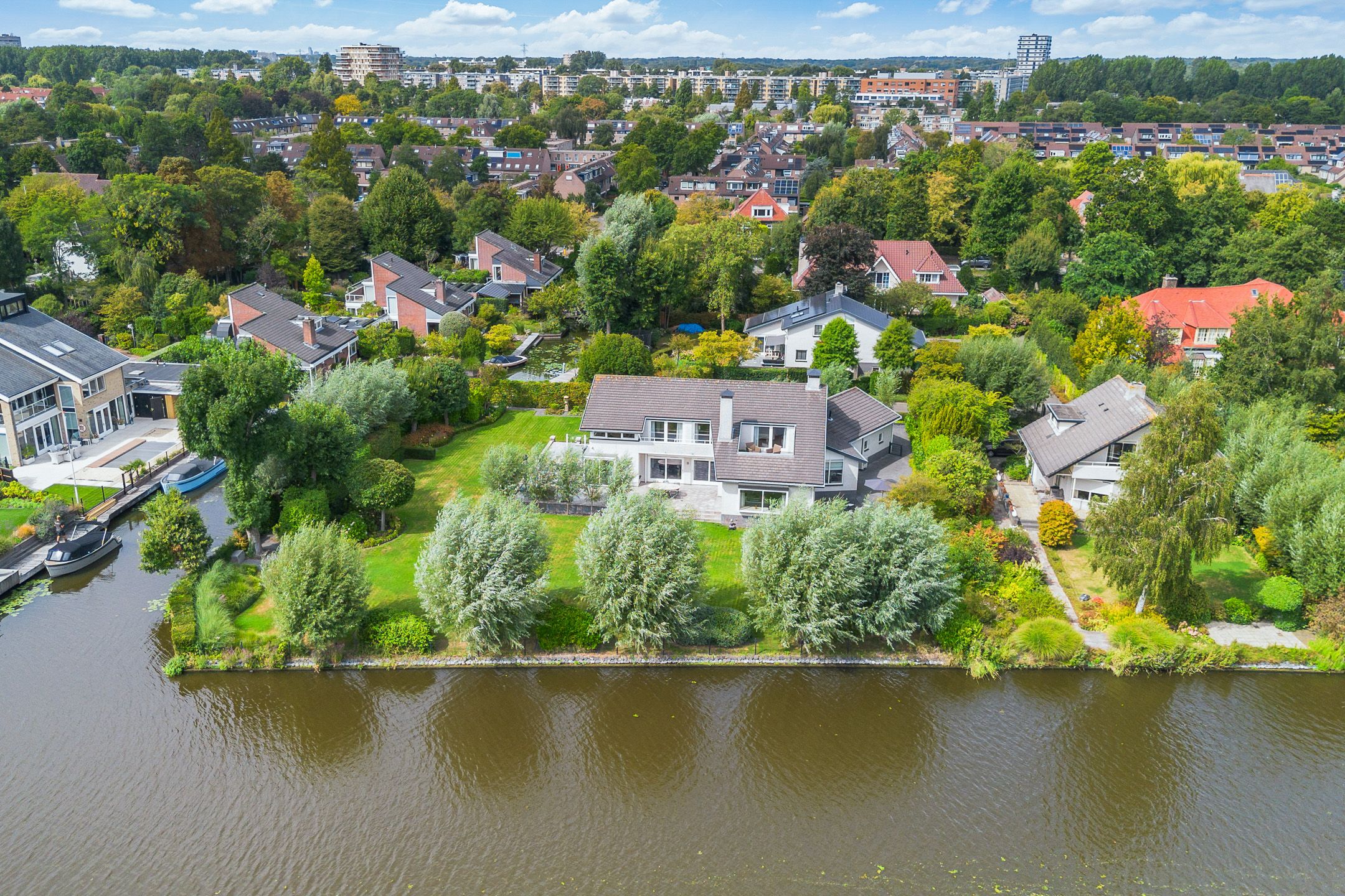 Foto van Veursestraatweg 110, Leidschendam