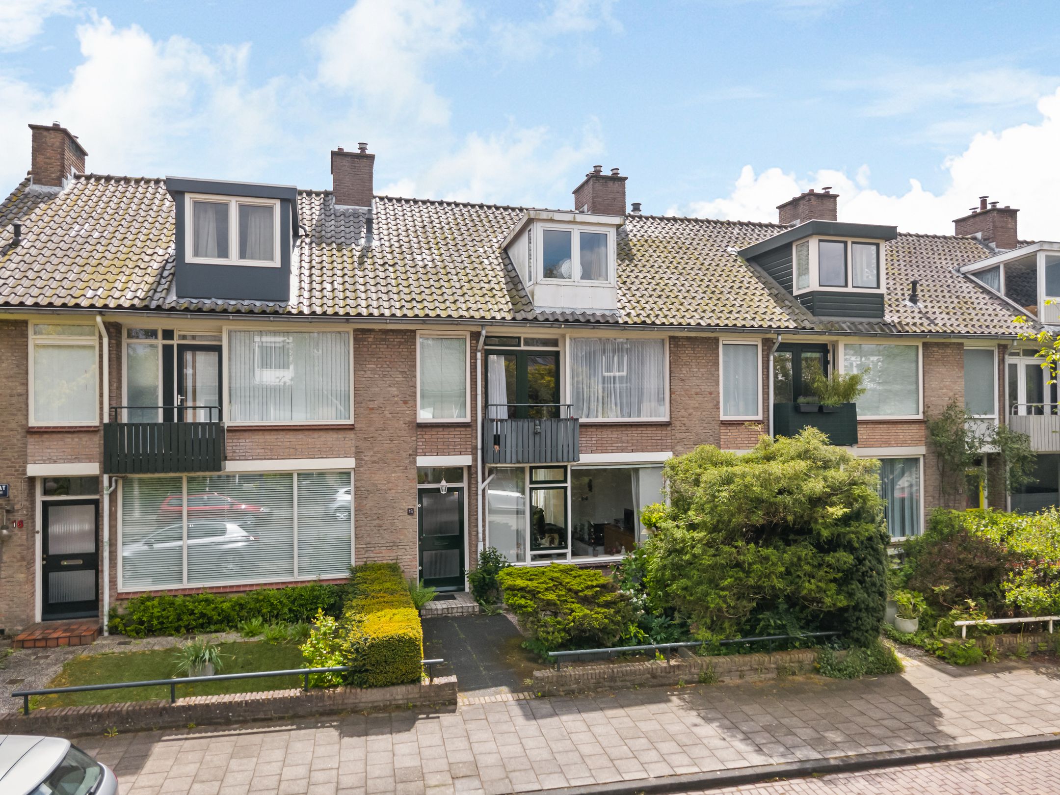 Foto van De Bazelstraat 18, Leiden