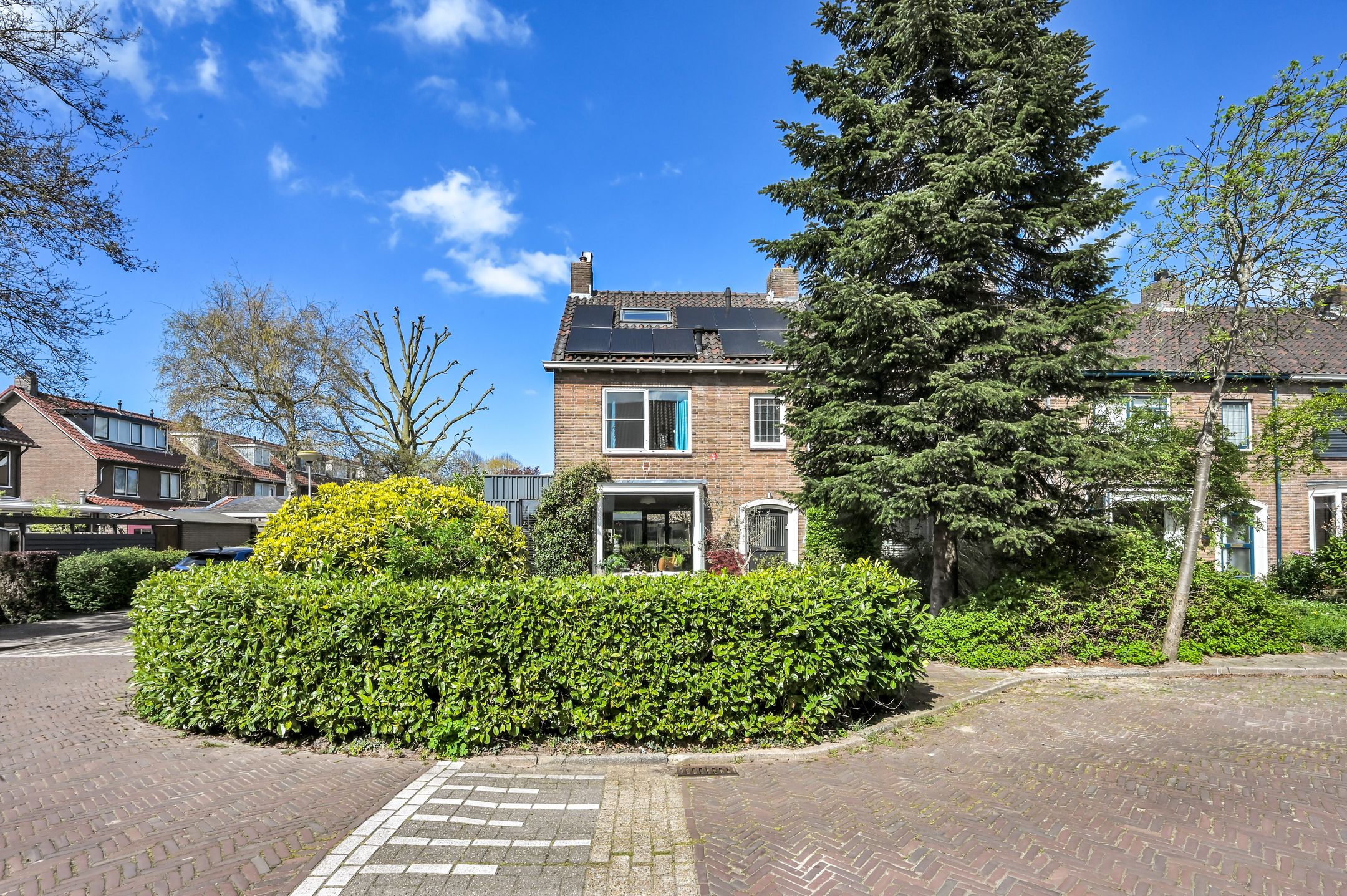 Foto van Anna van Saksenstraat 1, Leiderdorp